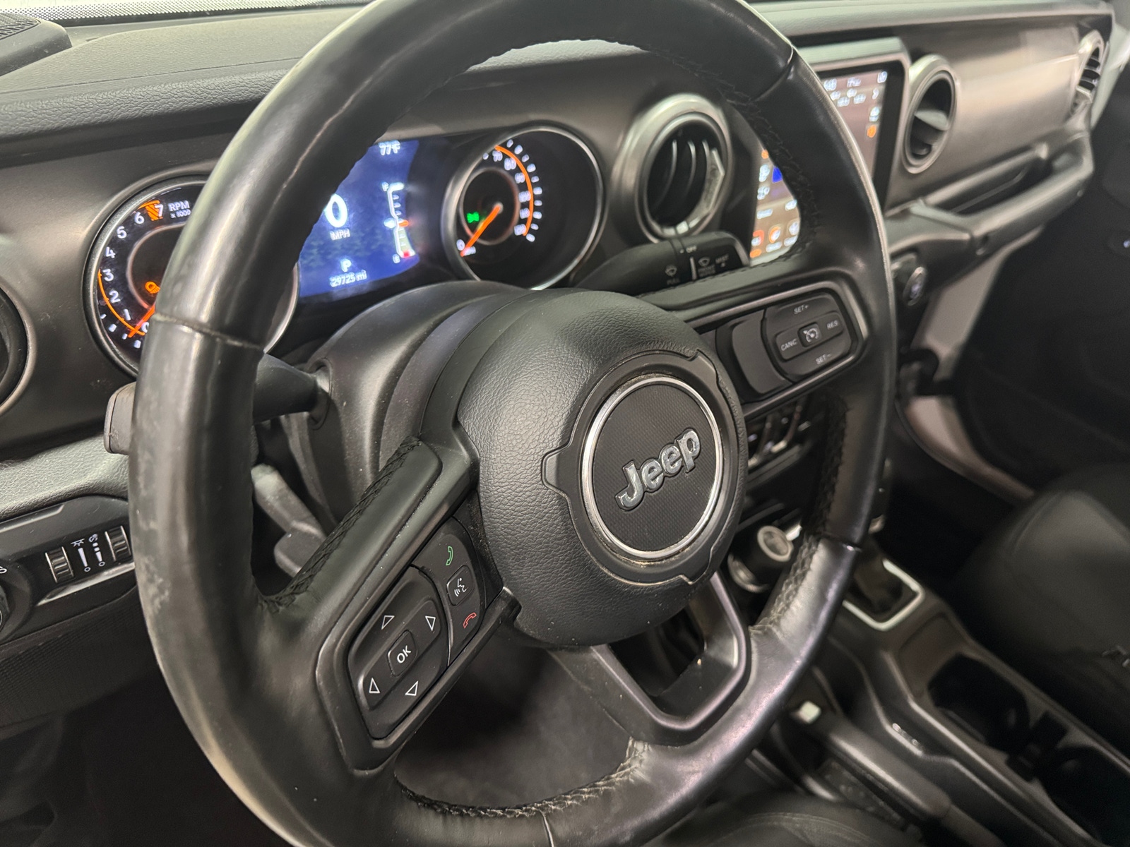 Thumbnail: 2021 Jeep Gladiator - 3