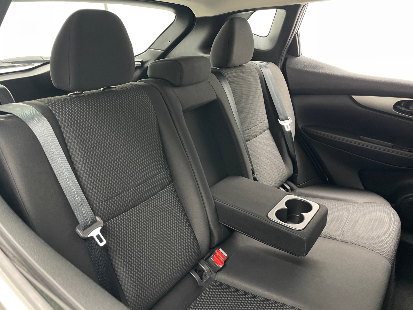 Thumbnail: 2019 Nissan Rogue Sport - 6