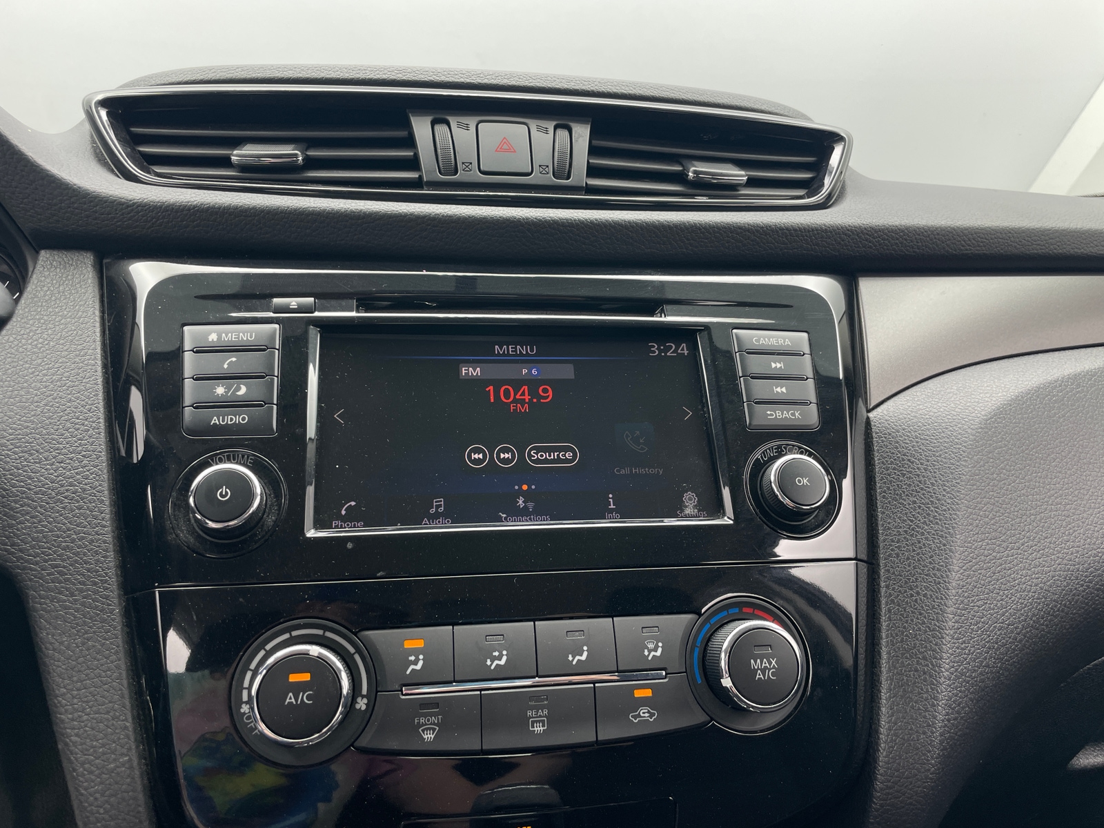 Thumbnail: 2019 Nissan Rogue Sport - 4