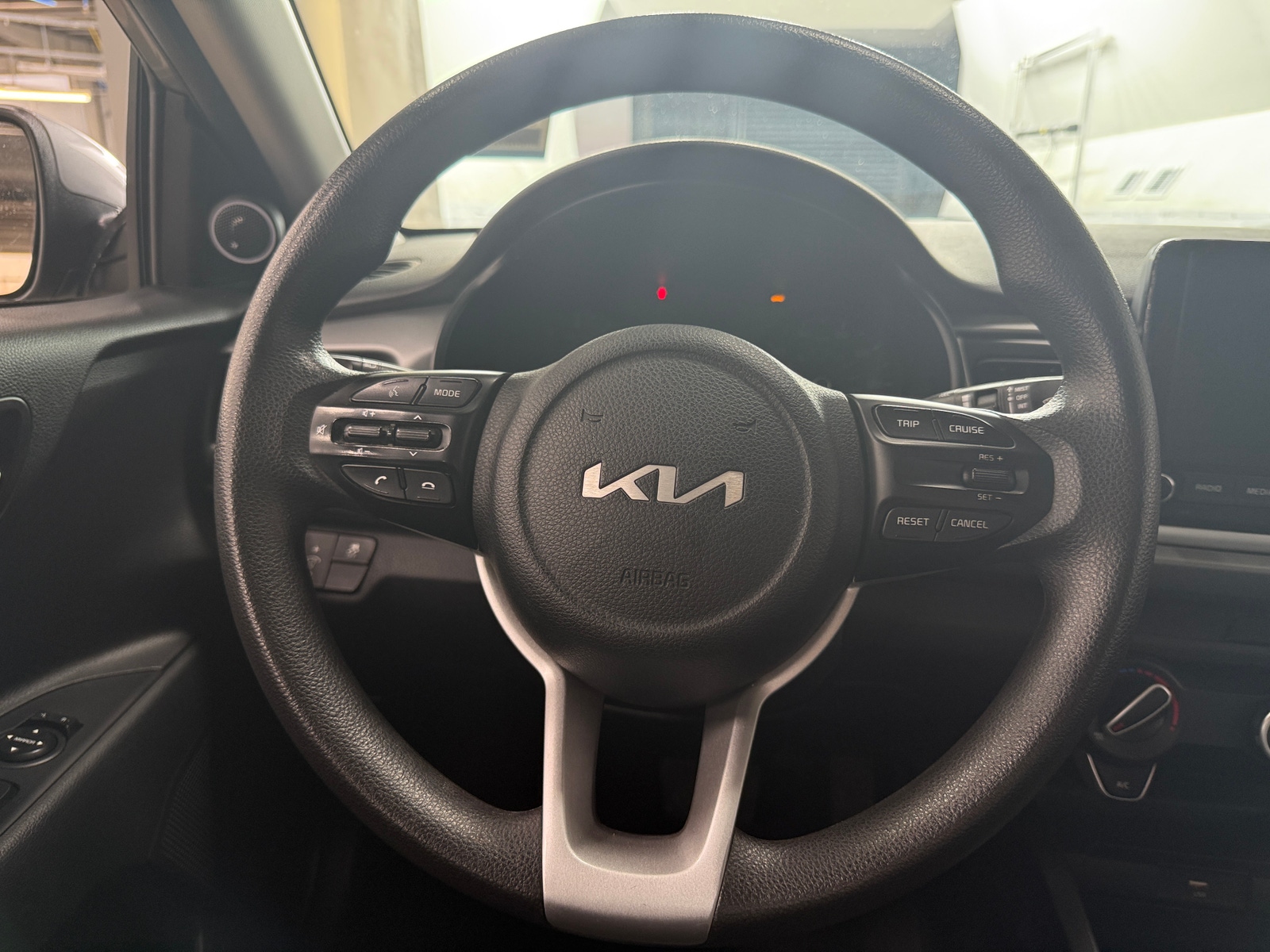 Thumbnail: 2022 Kia Rio - 5