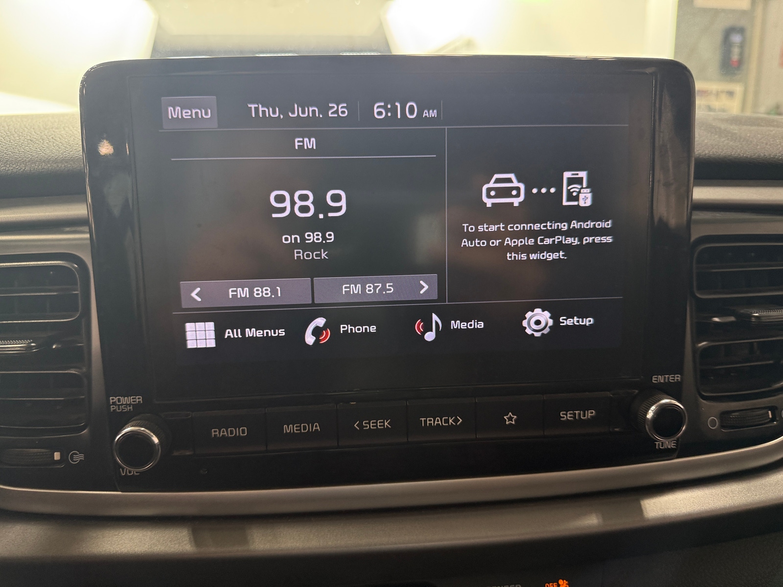Thumbnail: 2022 Kia Rio - 4