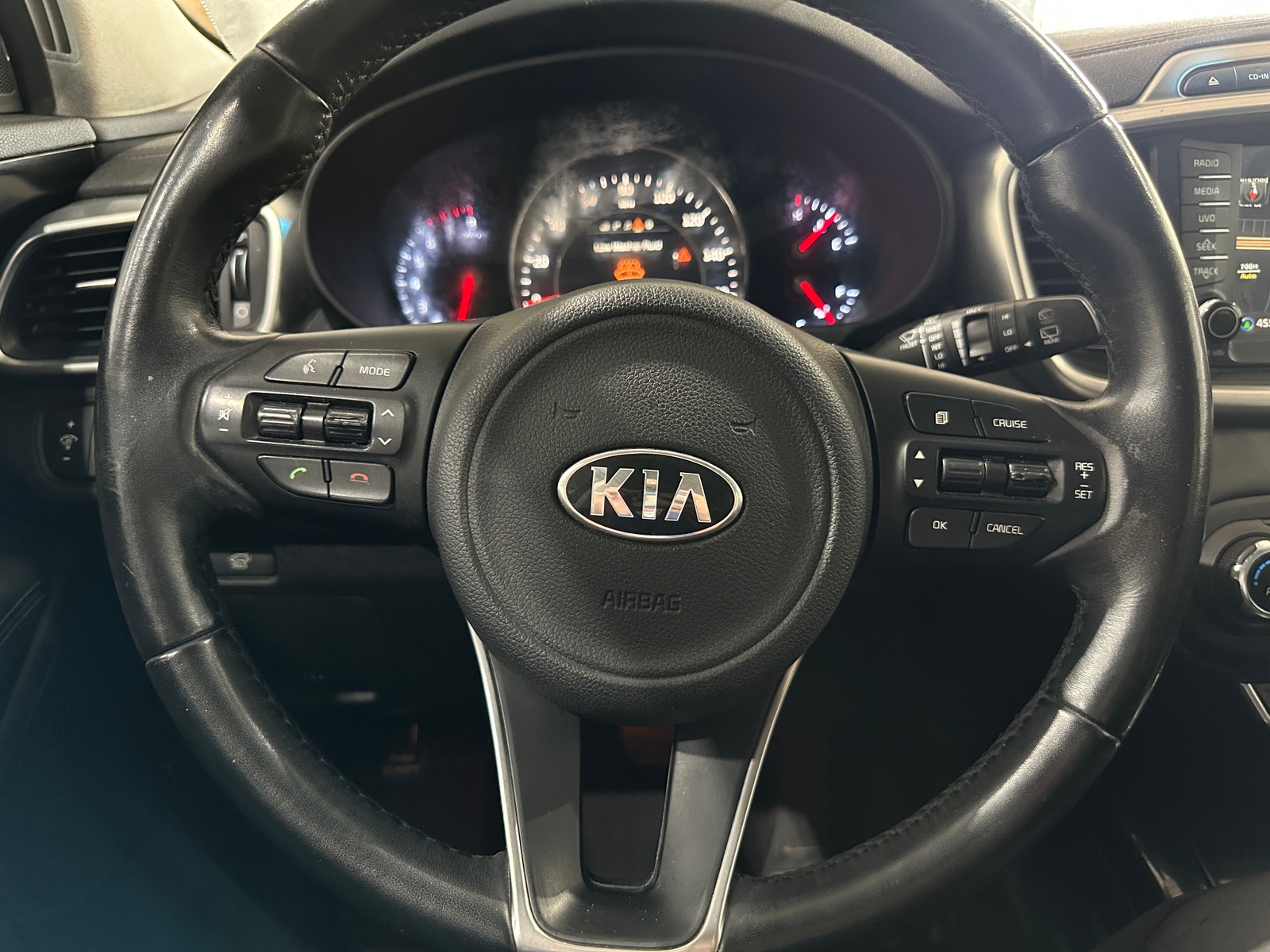 Thumbnail: 2016 Kia Sorento - 4