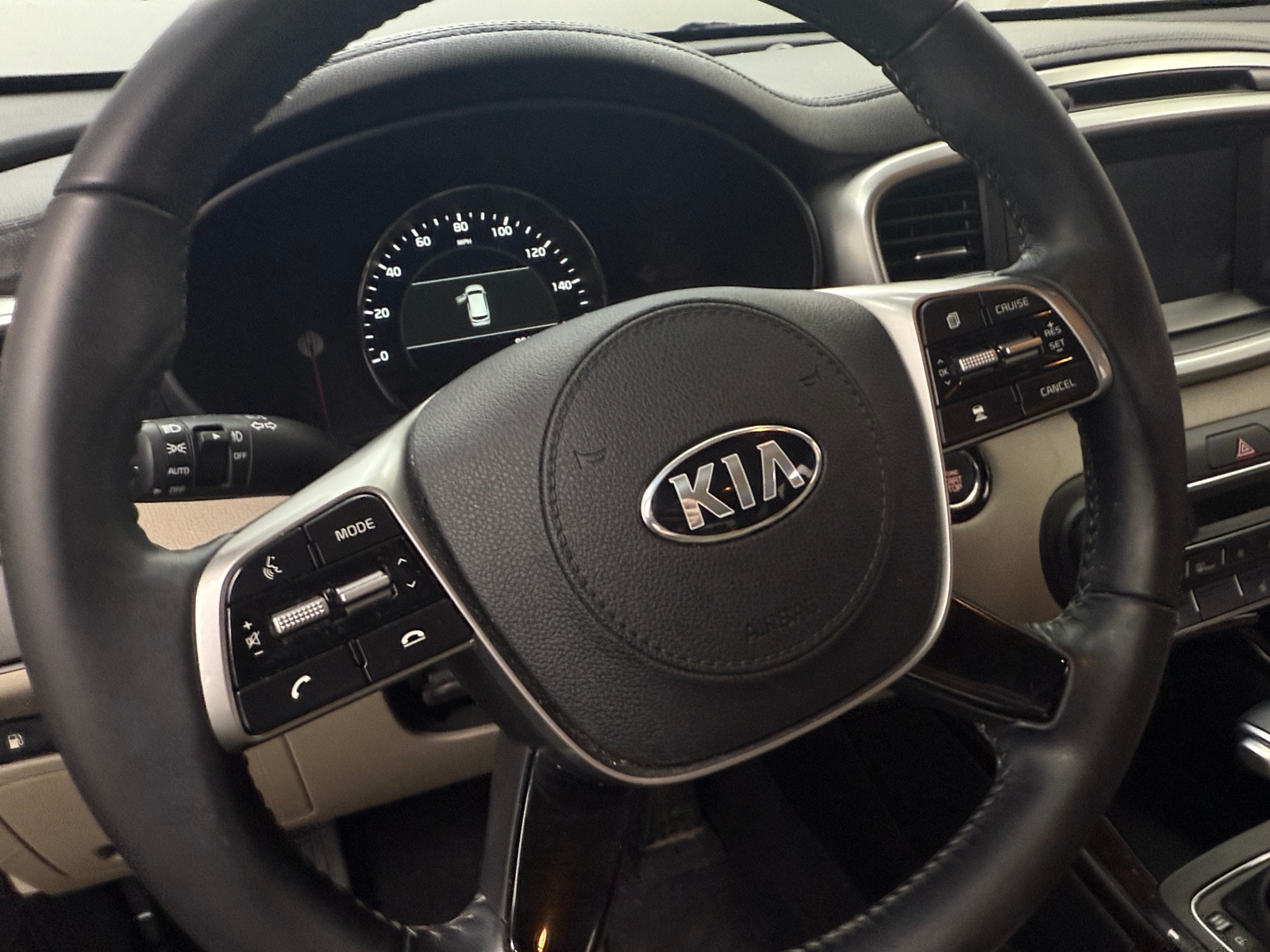 Thumbnail: 2019 Kia Sorento - 4