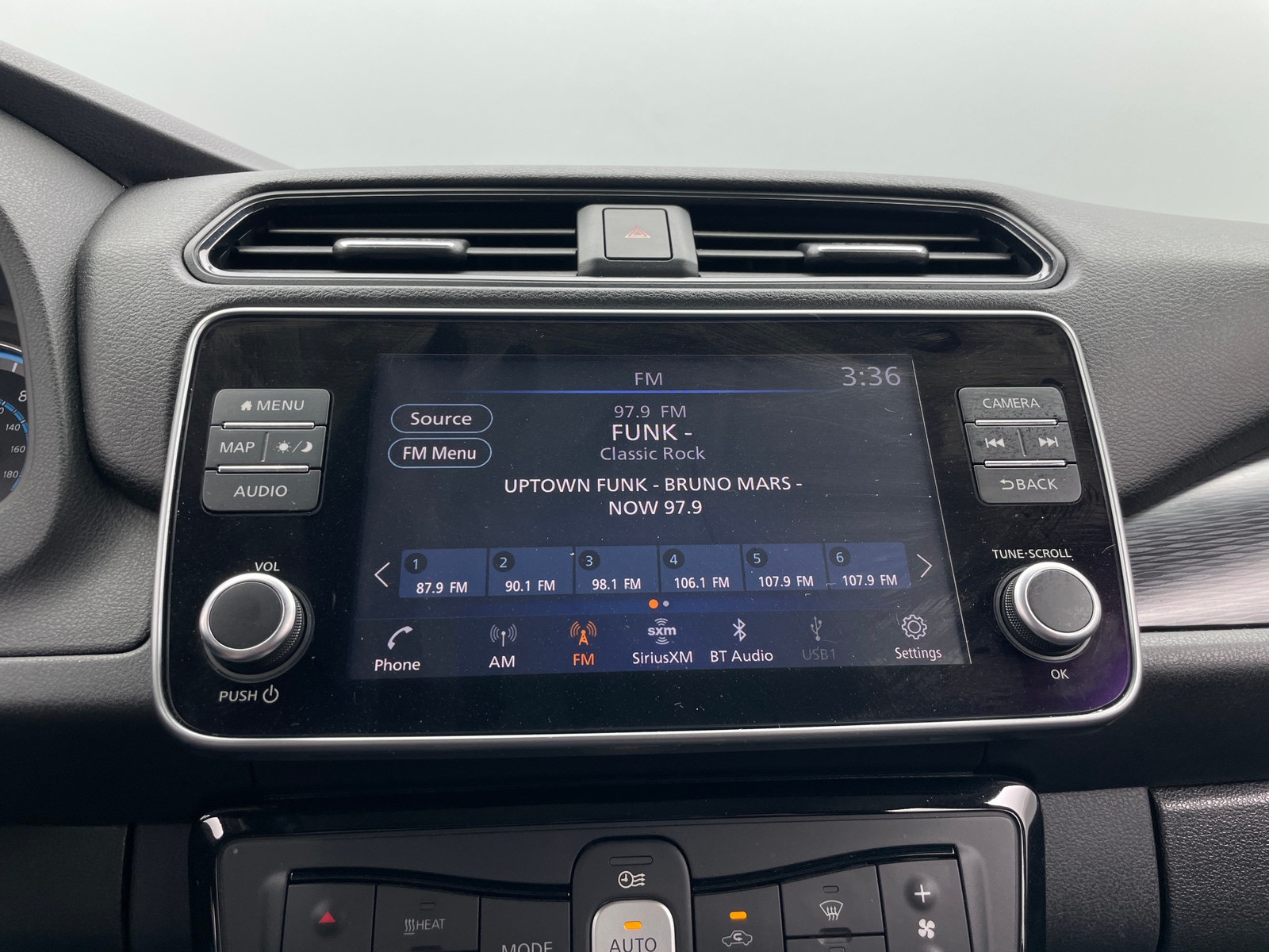 Thumbnail: 2024 Nissan Leaf - 4