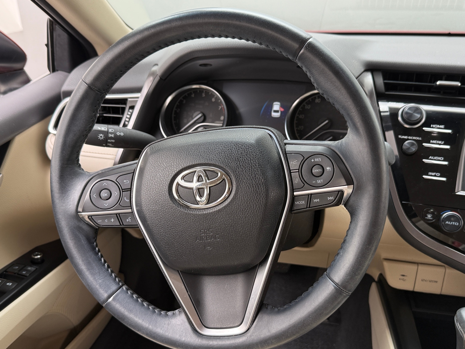 Thumbnail: 2018 Toyota Camry - 4