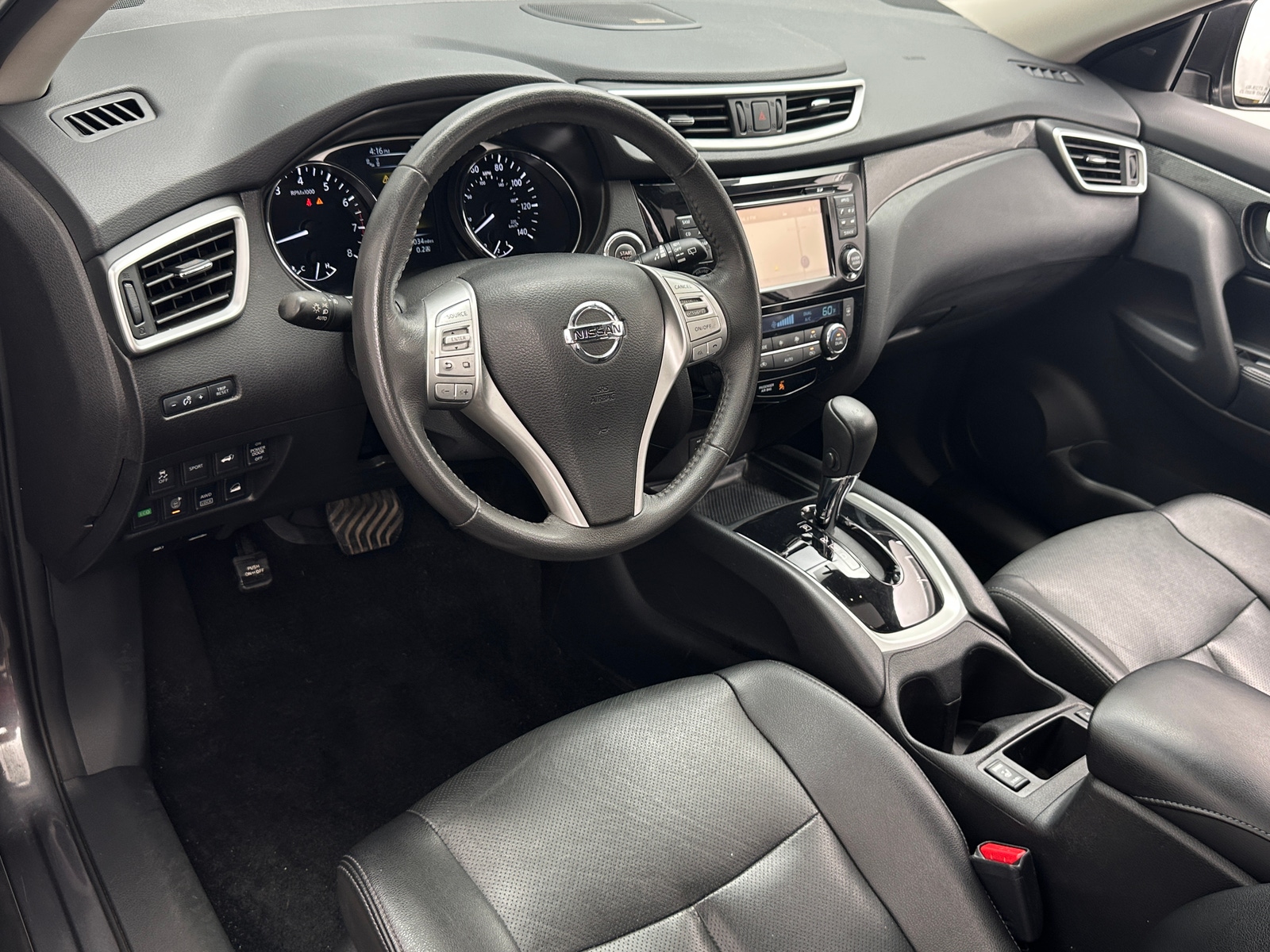 Thumbnail: 2016 Nissan Rogue - 3