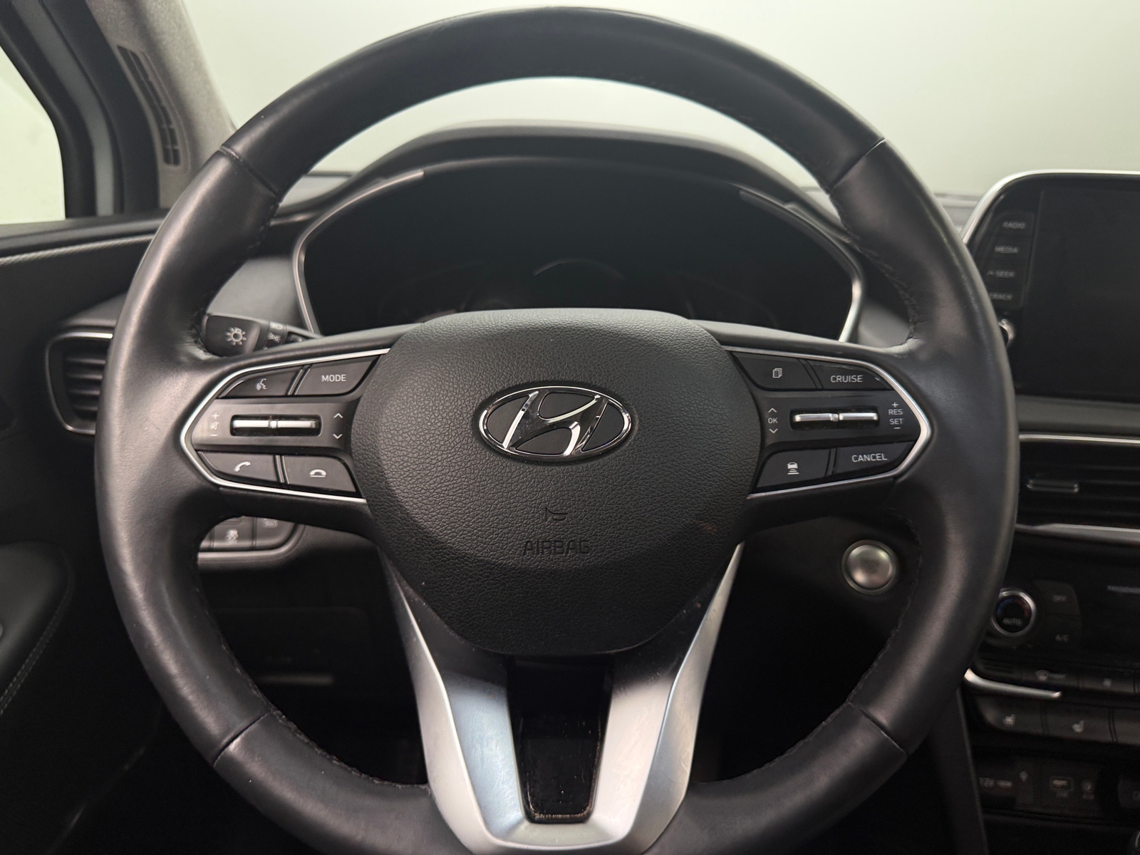 Thumbnail: 2019 Hyundai Santa Fe - 4