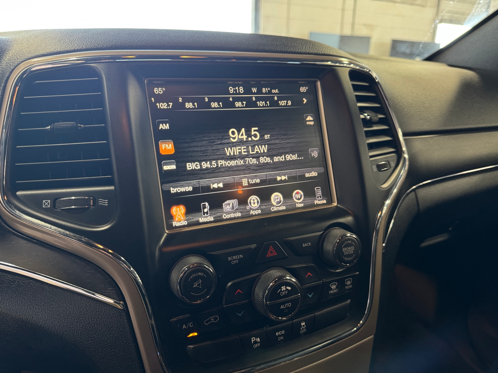 Thumbnail: 2015 Jeep Grand Cherokee - 3
