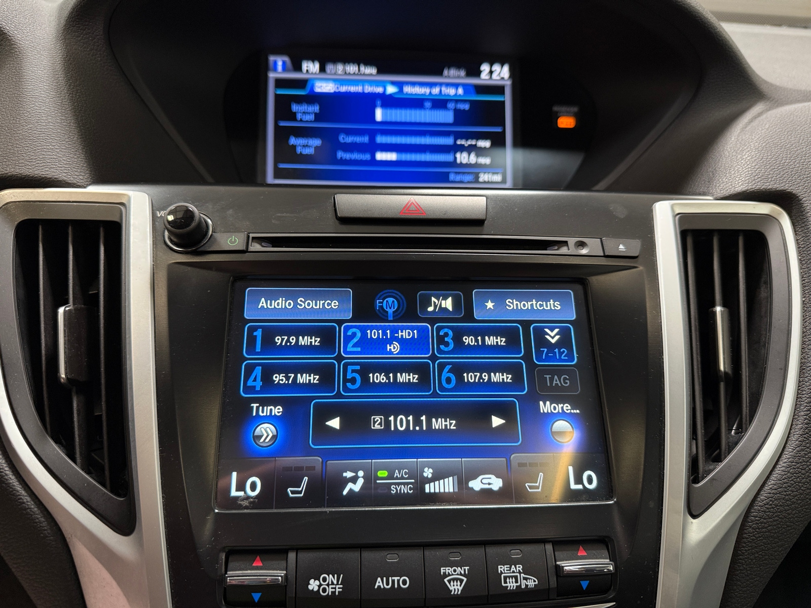 Thumbnail: 2017 Acura TLX - 3