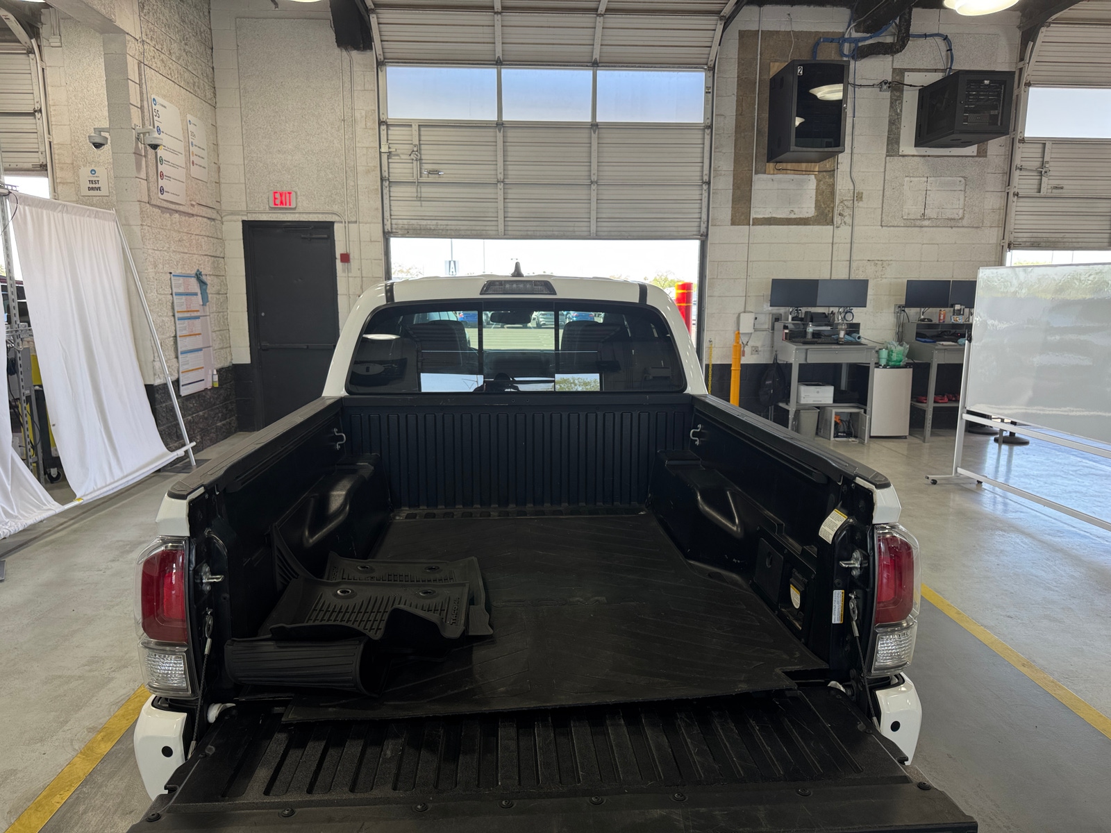 Thumbnail: 2022 Toyota Tacoma - 7