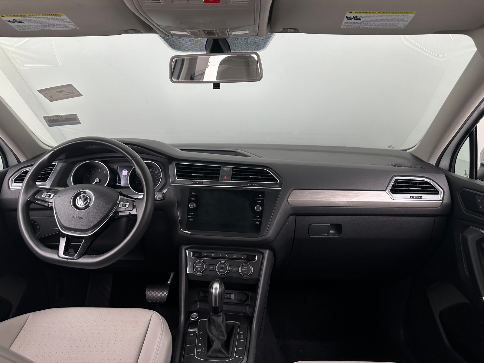 Thumbnail: 2020 Volkswagen Tiguan - 2