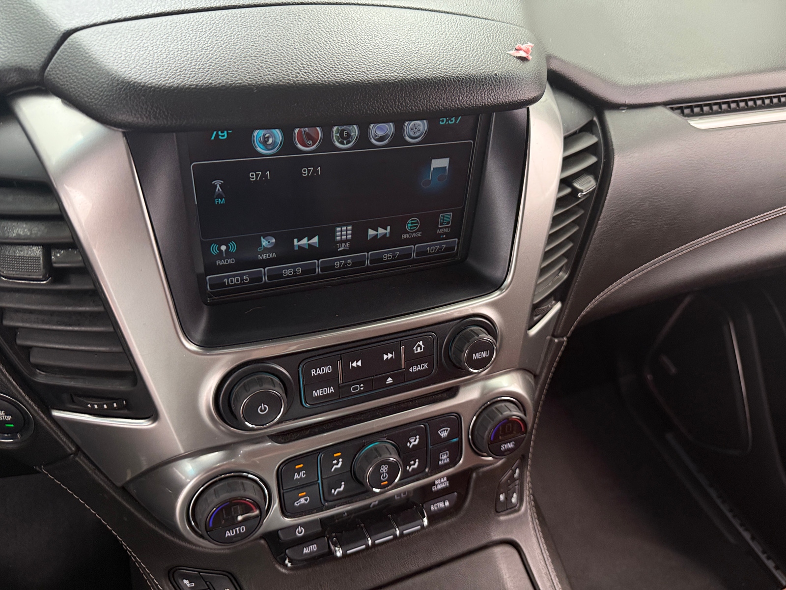 Thumbnail: 2019 Chevrolet Tahoe - 3