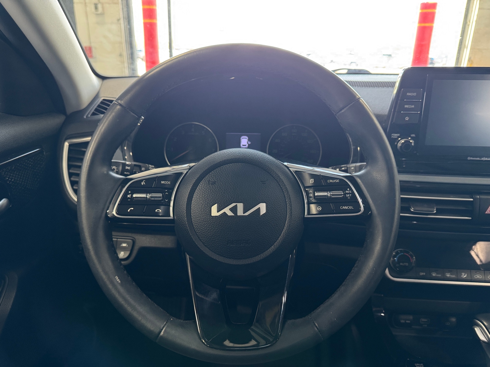 Thumbnail: 2023 Kia Seltos - 5
