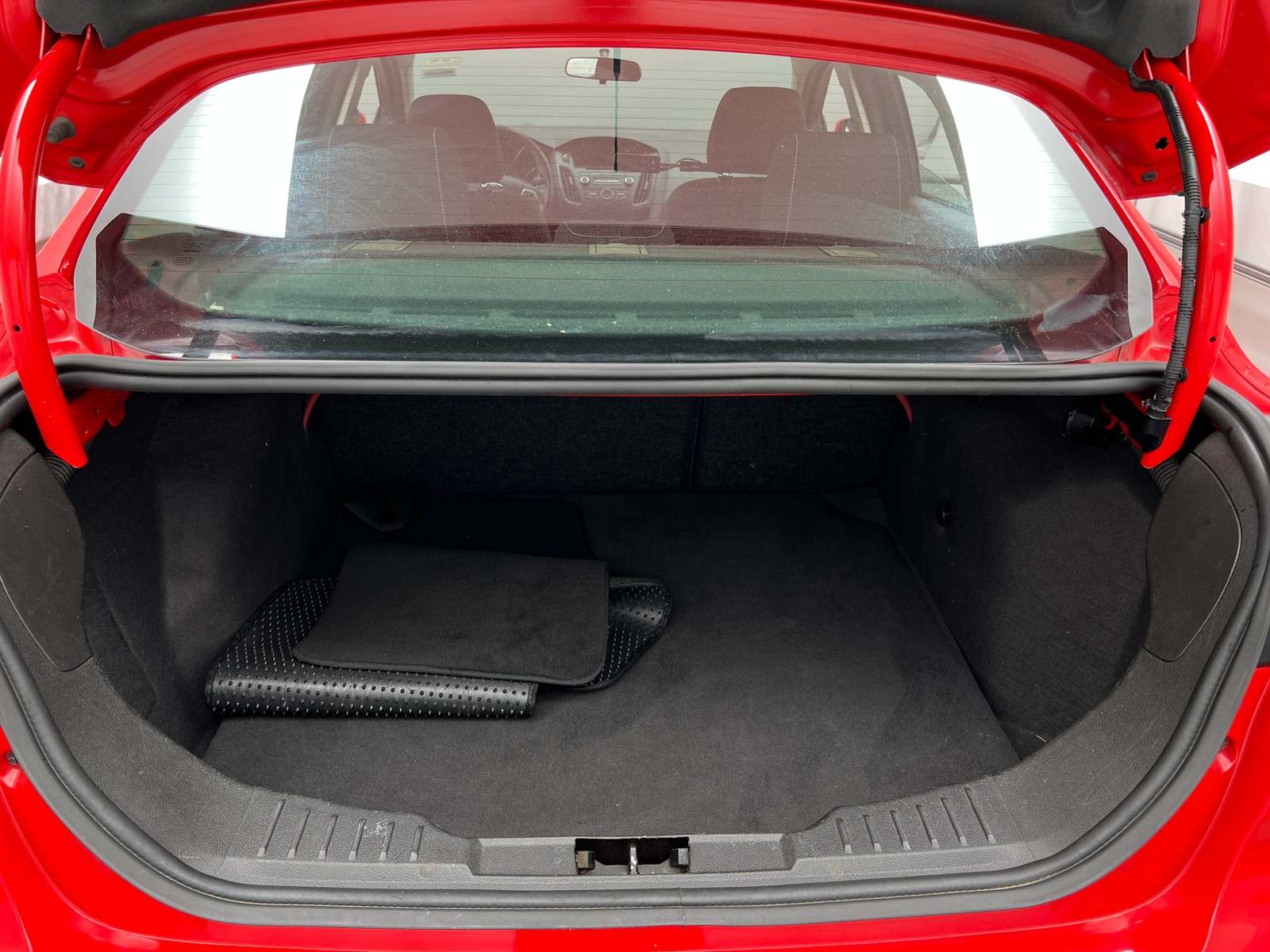 Thumbnail: 2016 Ford Focus - 7