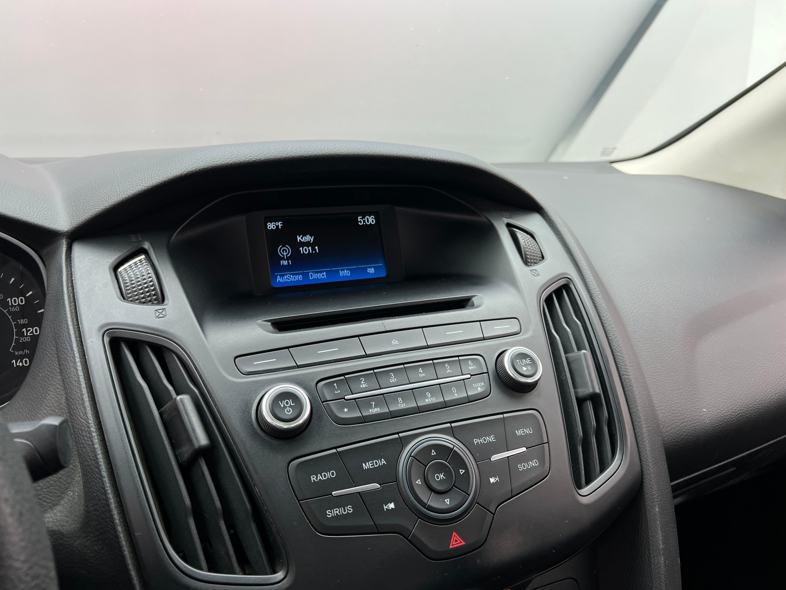 Thumbnail: 2016 Ford Focus - 4