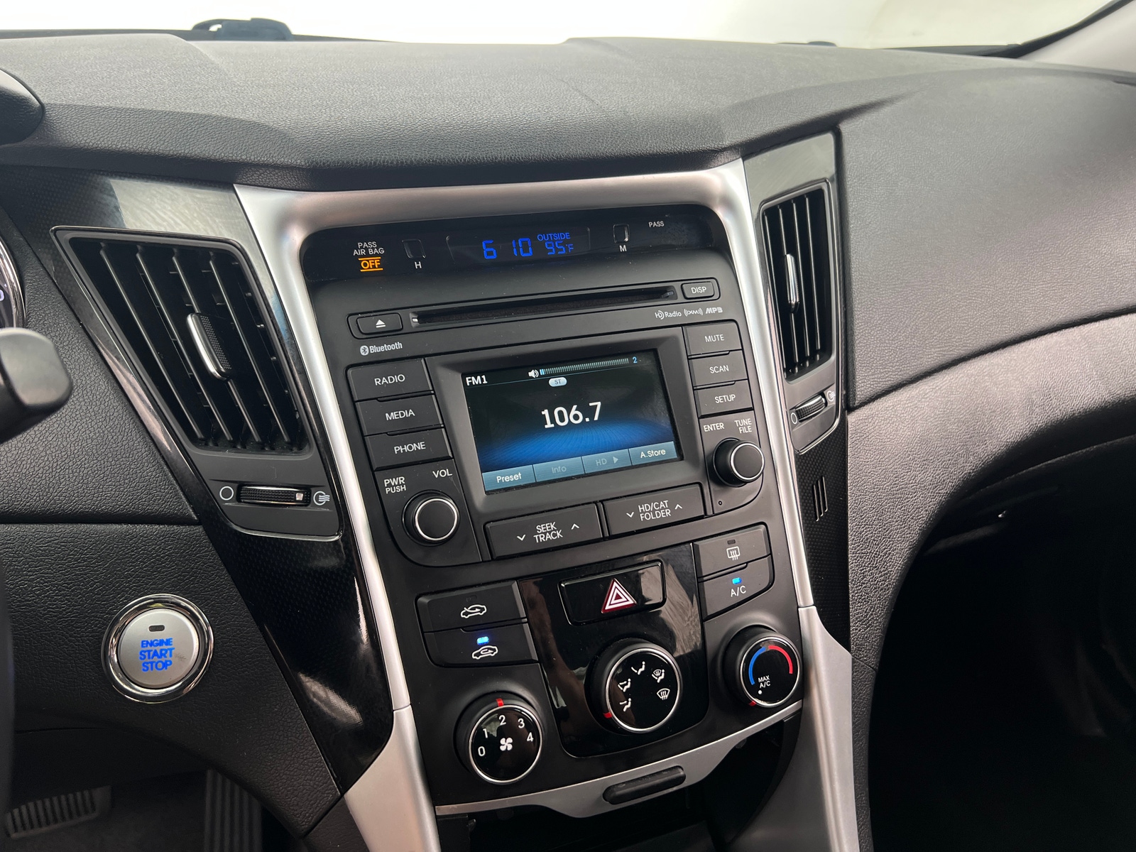Thumbnail: 2014 Hyundai Sonata - 3
