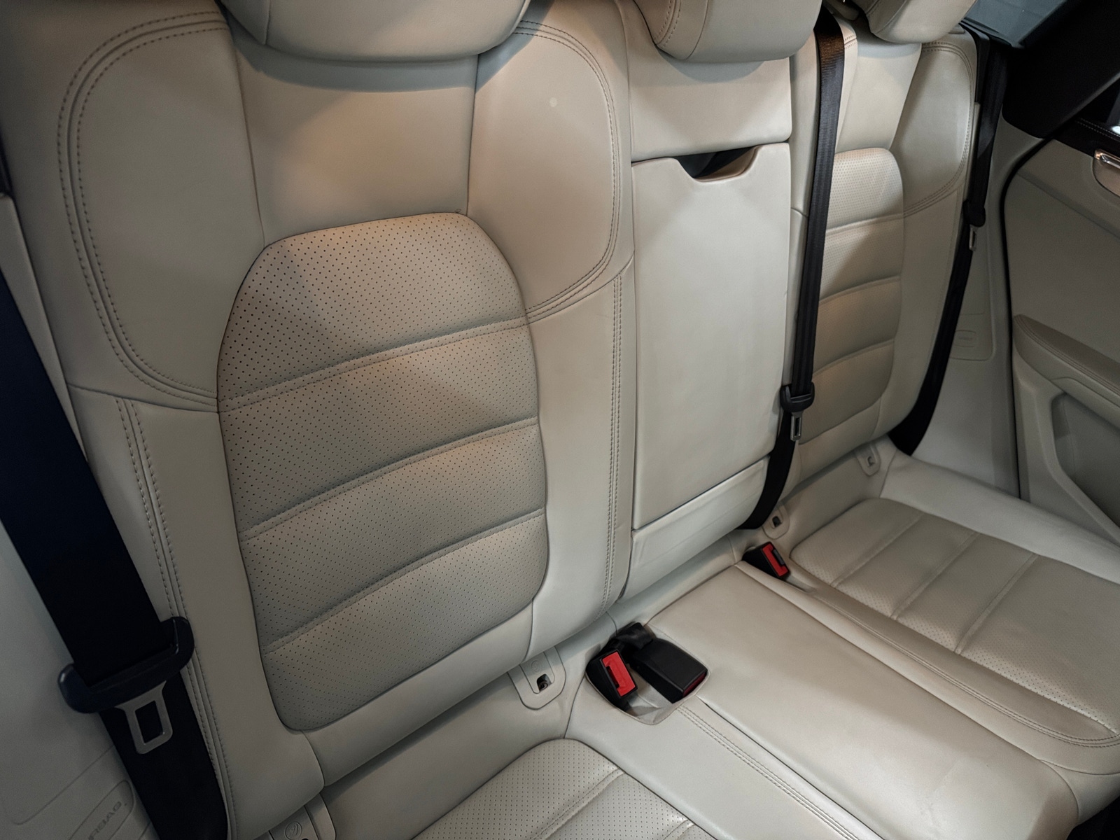 Thumbnail: 2016 Porsche Macan - 5