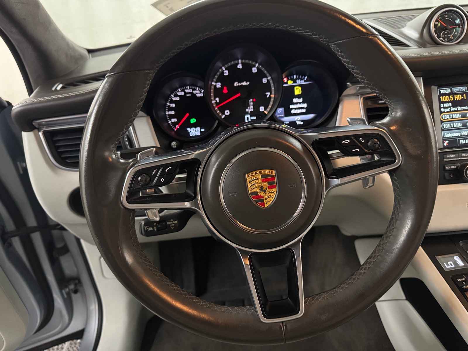 Thumbnail: 2016 Porsche Macan - 4
