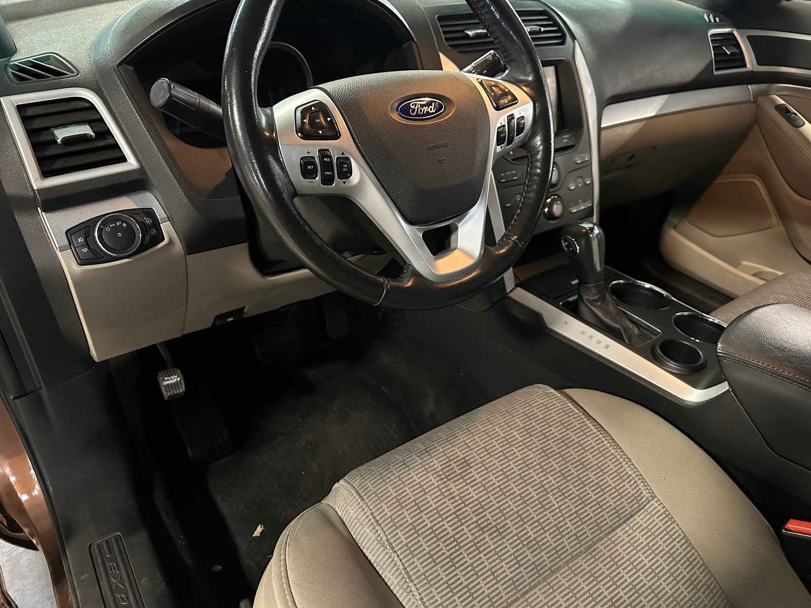 Thumbnail: 2011 Ford Explorer - 3