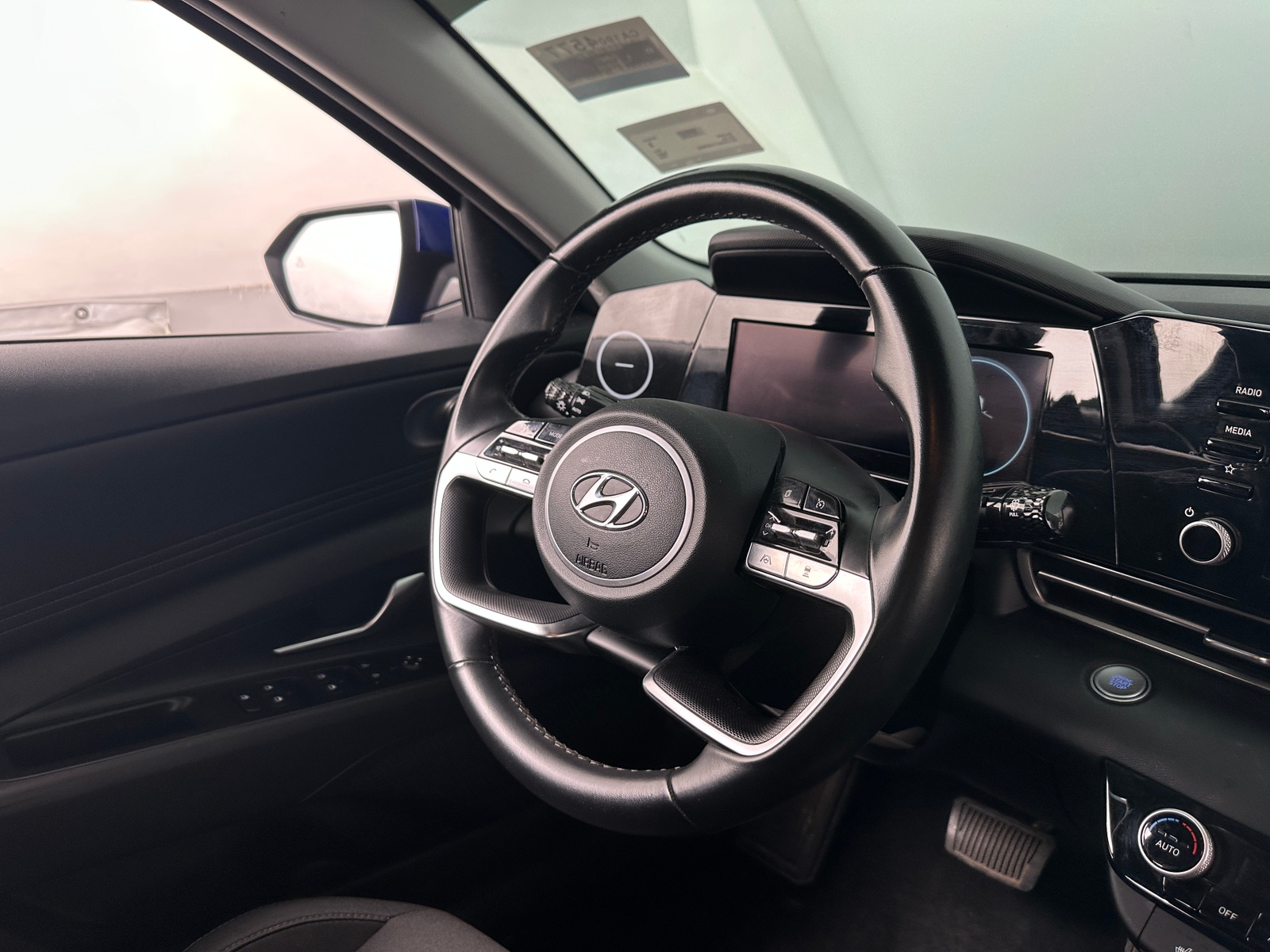 Thumbnail: 2022 Hyundai Elantra - 5