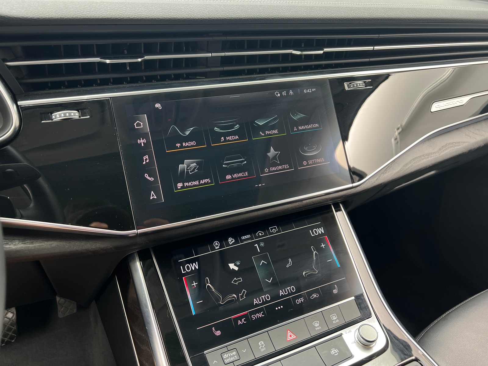 Thumbnail: 2023 Audi Q7 - 3