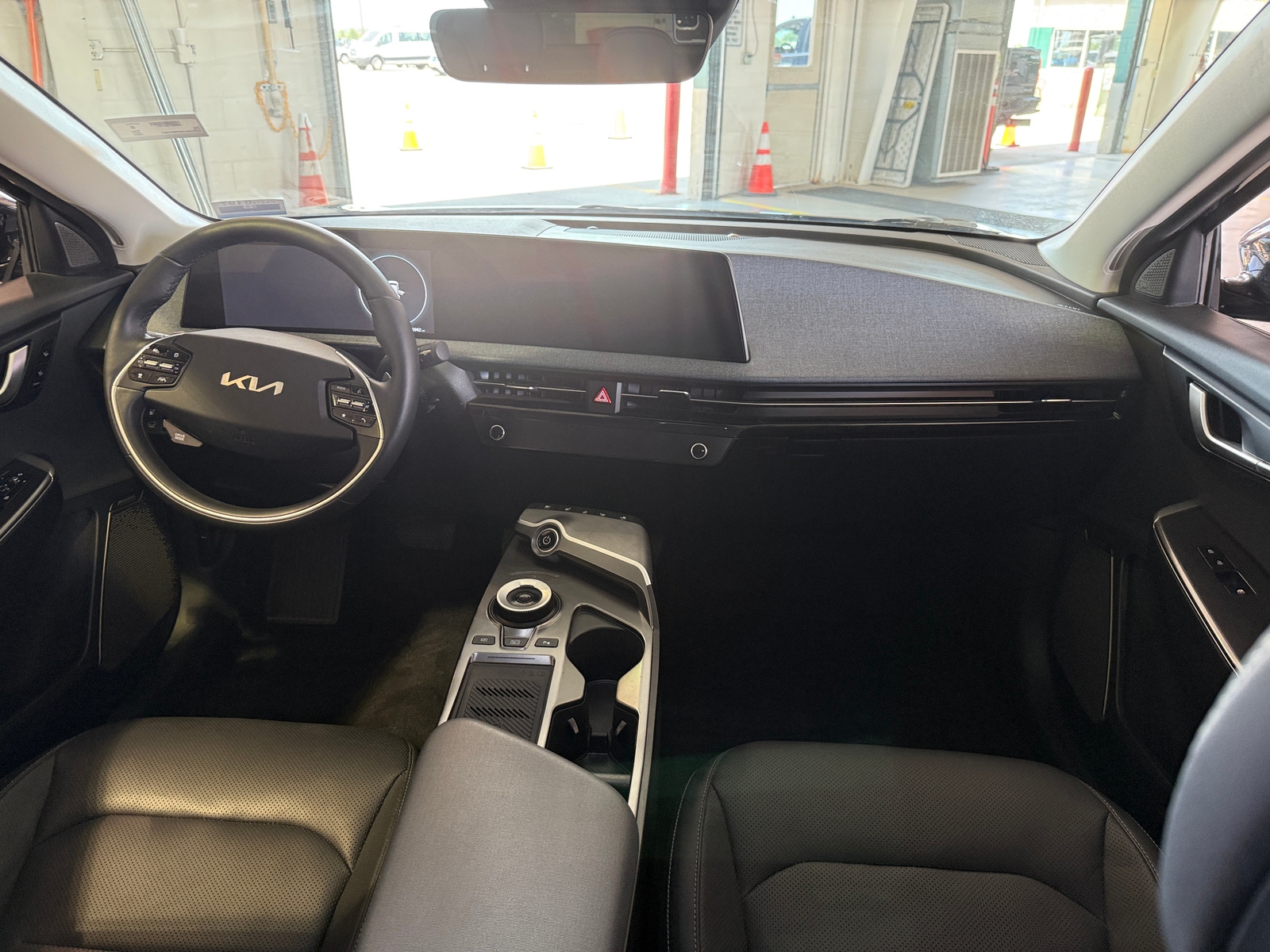 Thumbnail: 2023 Kia EV6 - 2