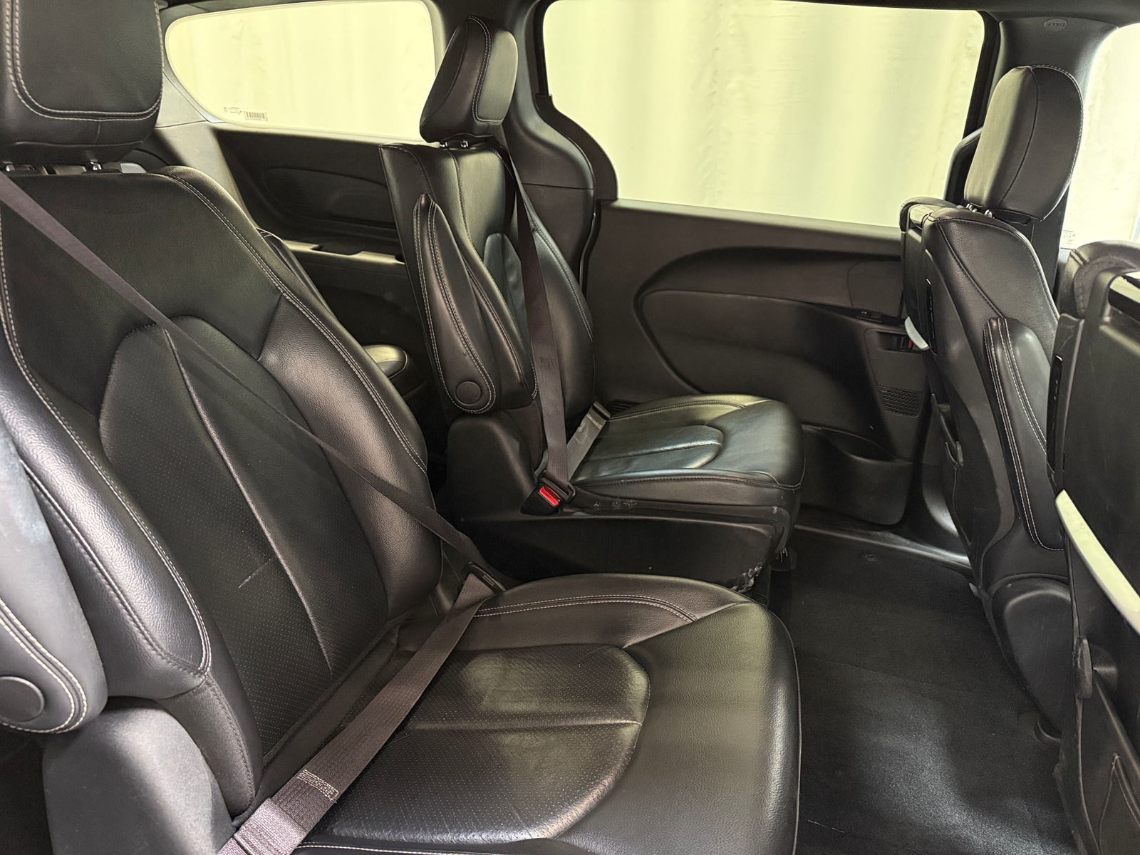 Thumbnail: 2022 Chrysler Pacifica - 5
