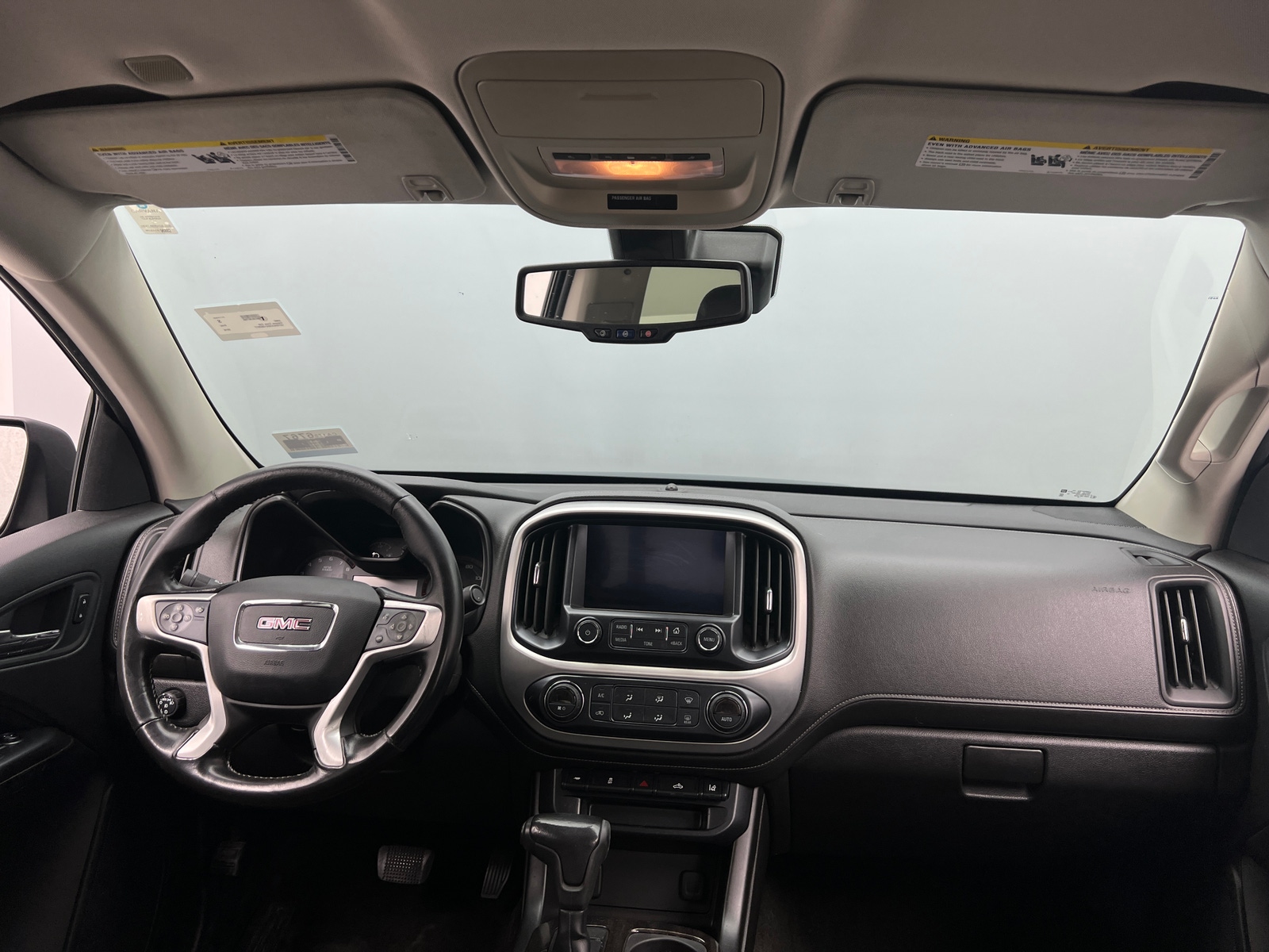 Thumbnail: 2016 GMC Canyon - 3