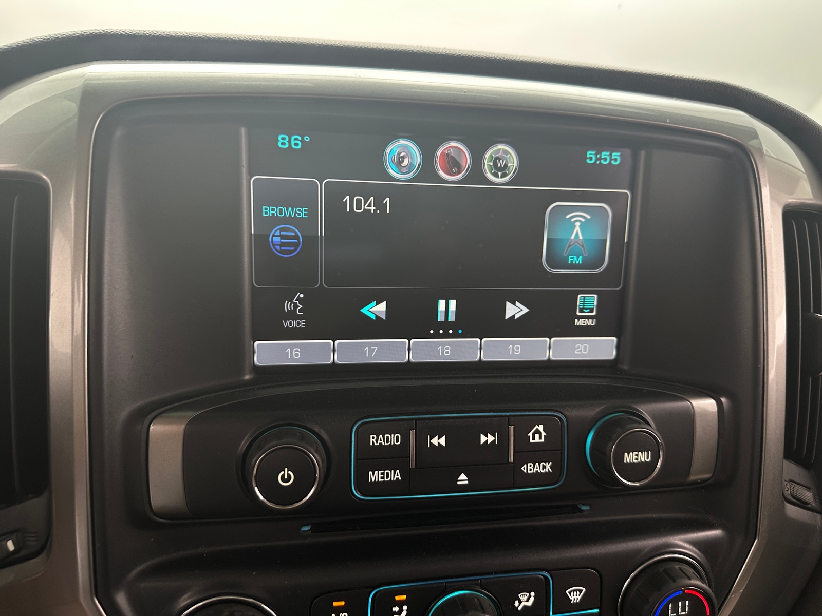 Thumbnail: 2015 Chevrolet Silverado 1500 - 3