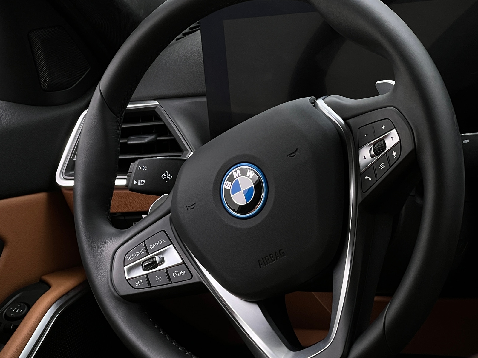 Thumbnail: 2023 BMW 3 Series - 4