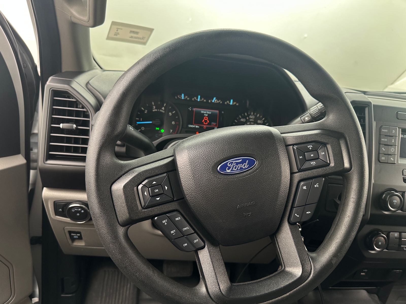 Thumbnail: 2019 Ford Econoline - 5