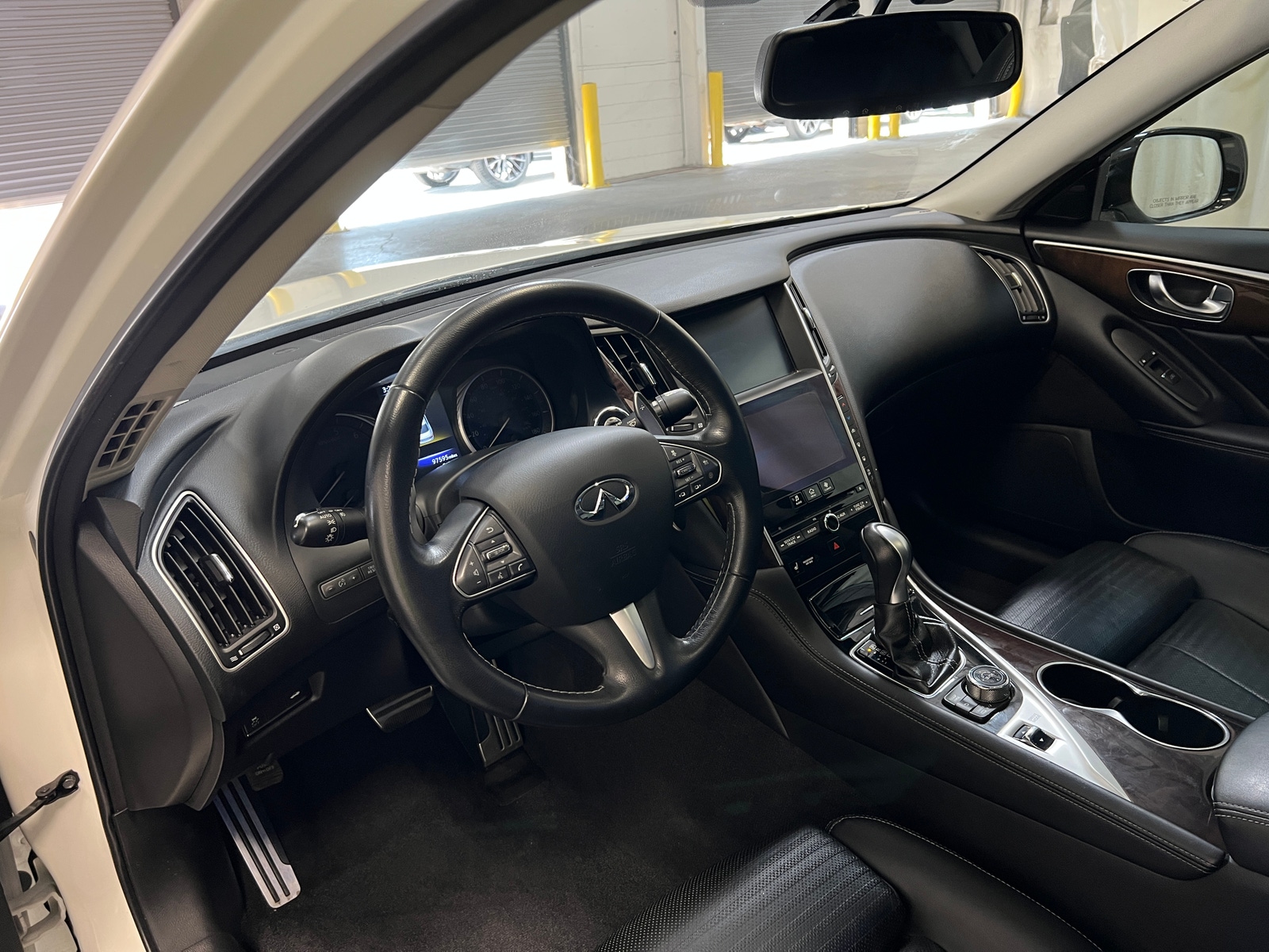Thumbnail: 2015 INFINITI Q50 - 2