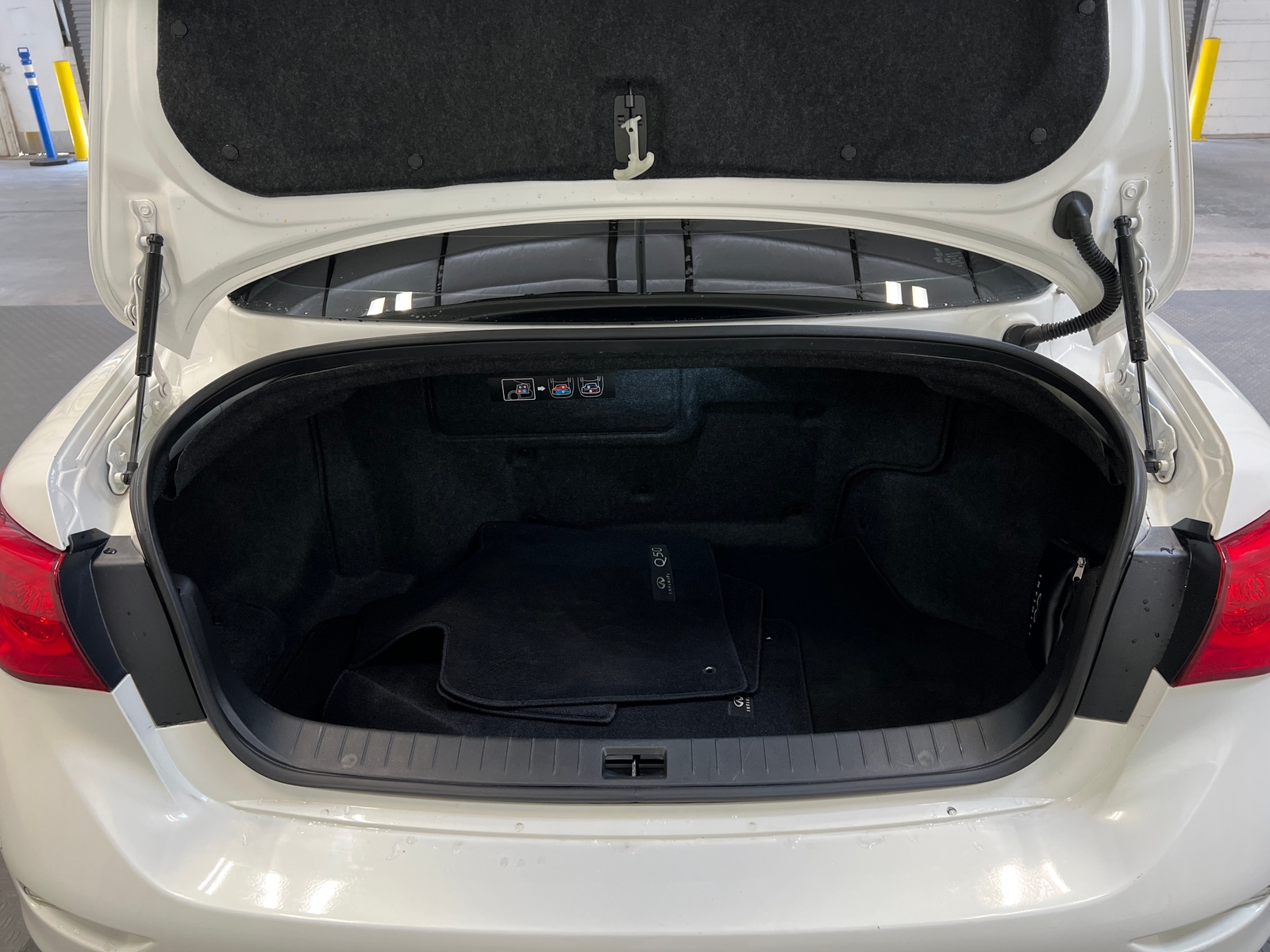 Thumbnail: 2015 INFINITI Q50 - 6