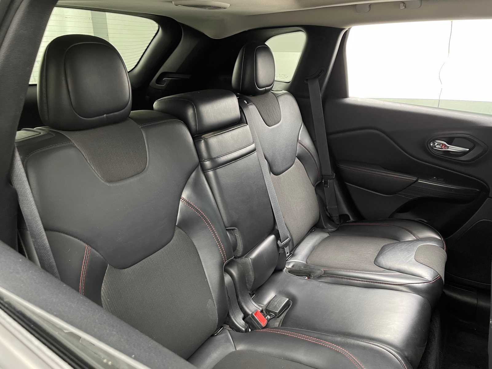 Thumbnail: 2016 Jeep Cherokee - 5