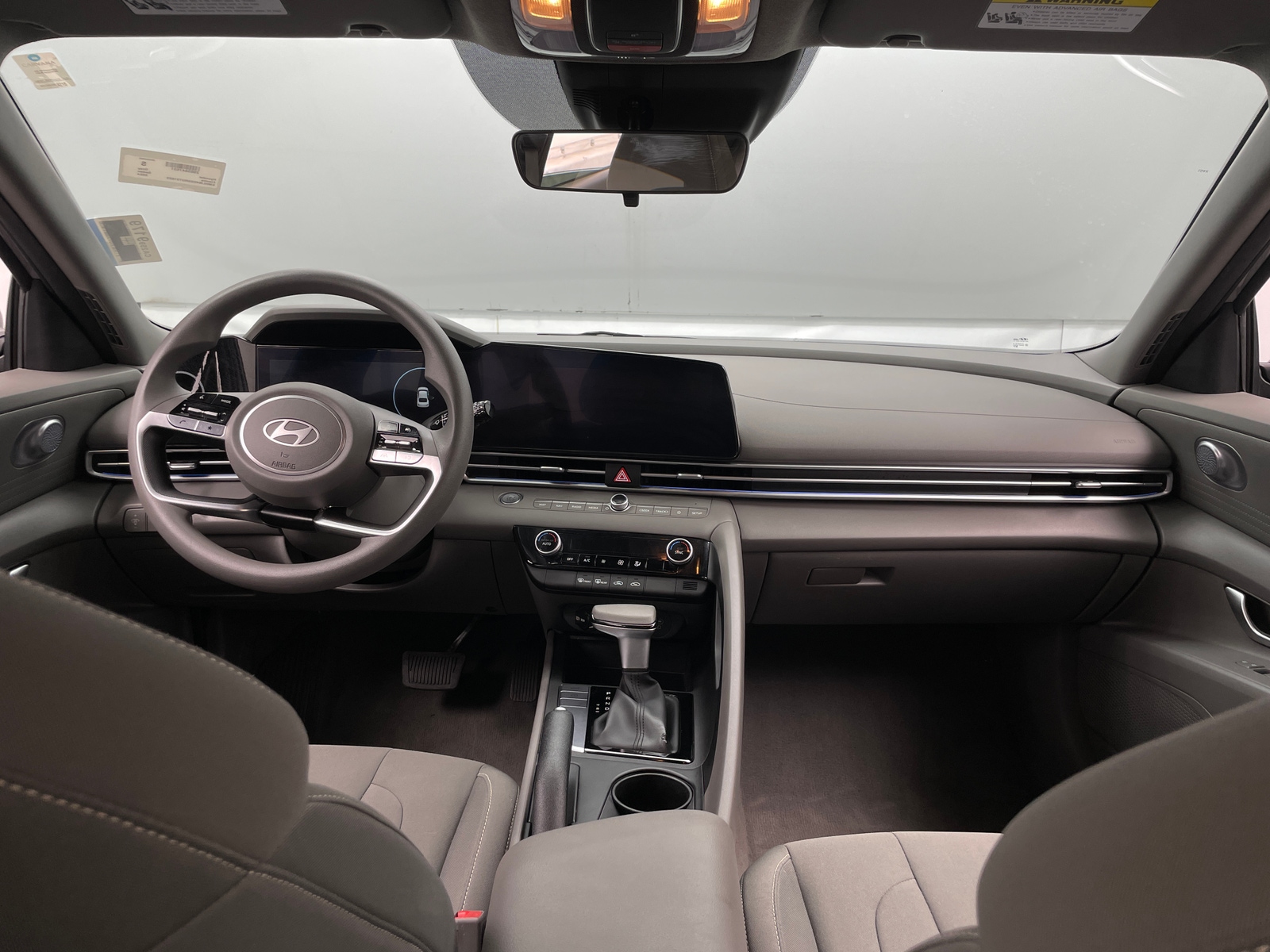 Thumbnail: 2024 Hyundai Elantra - 3