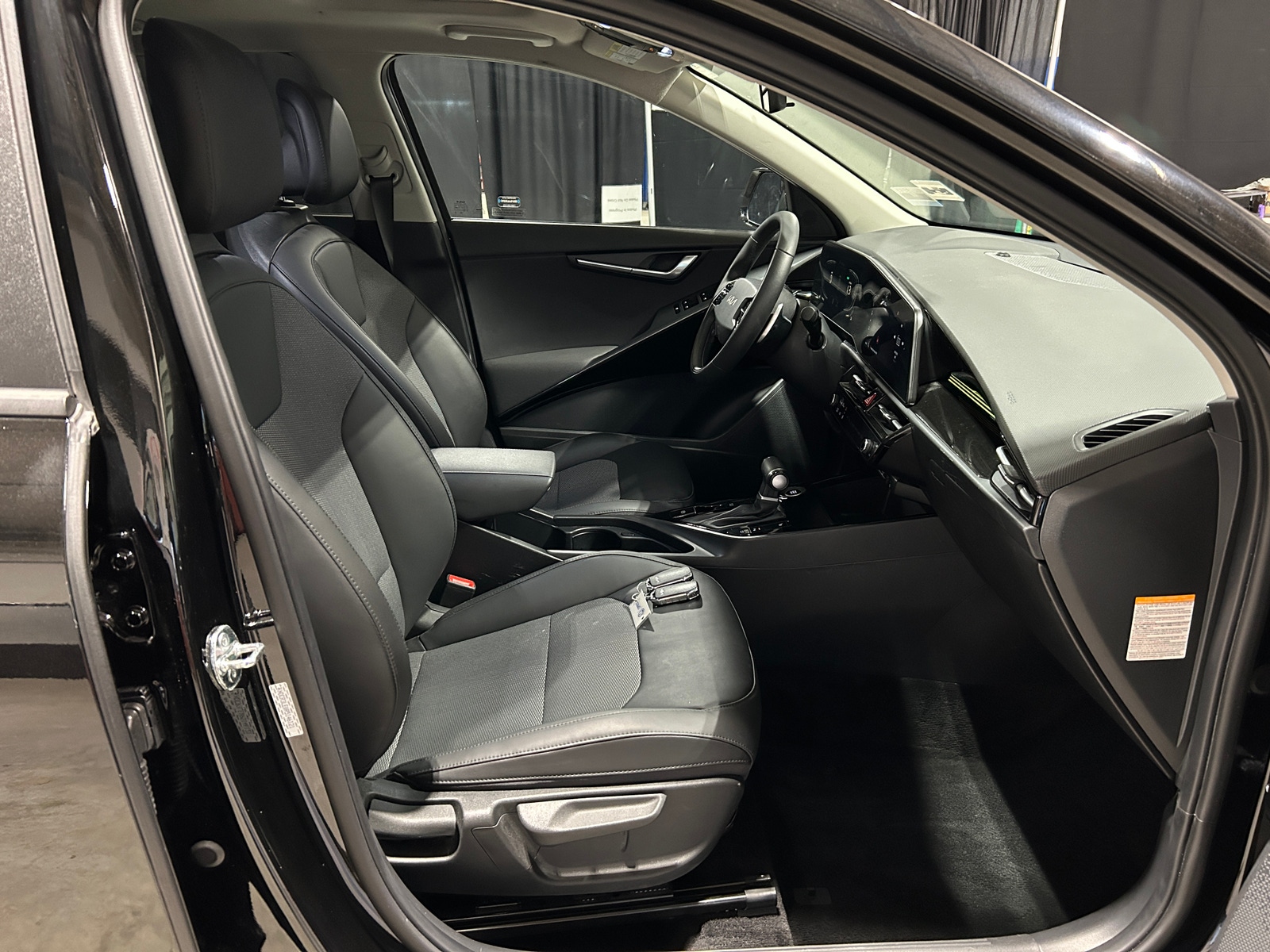 Thumbnail: 2024 Kia Niro - 2