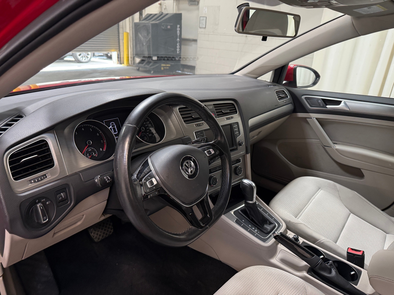 Thumbnail: 2016 Volkswagen Golf - 3