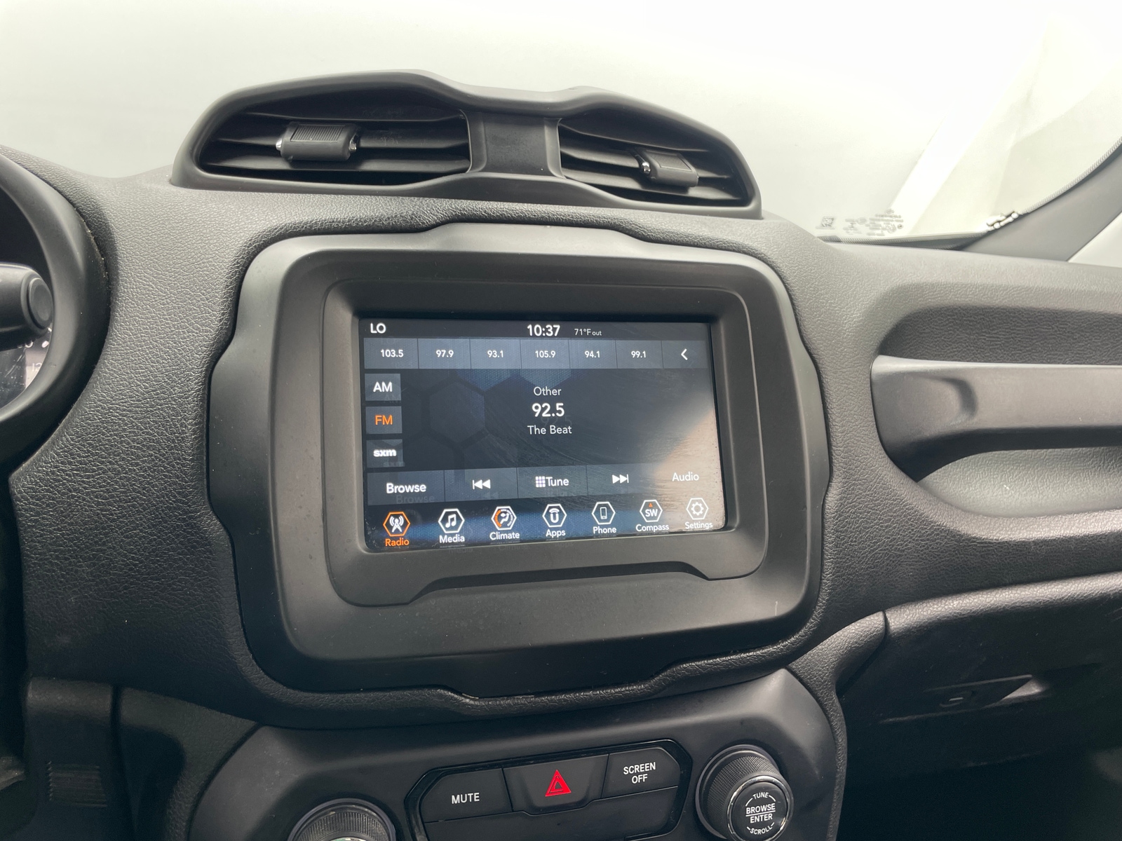 Thumbnail: 2018 Jeep Renegade - 4
