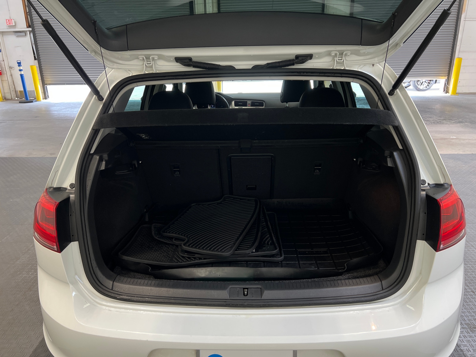 Thumbnail: 2017 Volkswagen Golf - 7