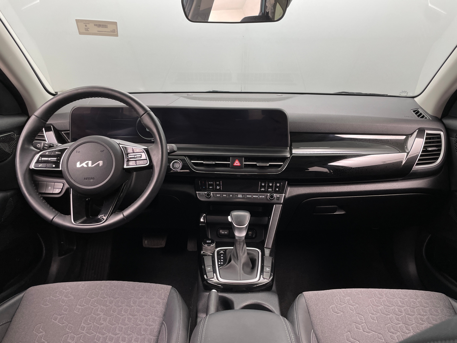 Thumbnail: 2024 Kia Seltos - 2