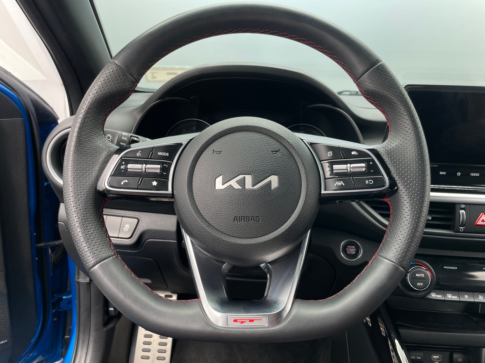Thumbnail: 2023 Kia Forte - 4
