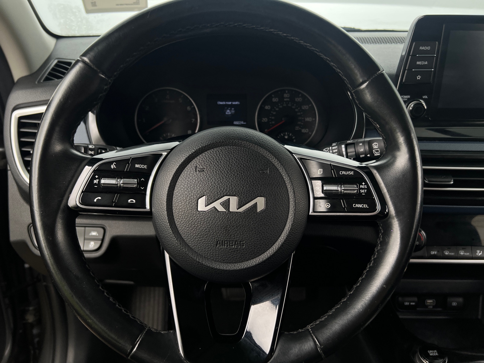 Thumbnail: 2023 Kia Seltos - 5