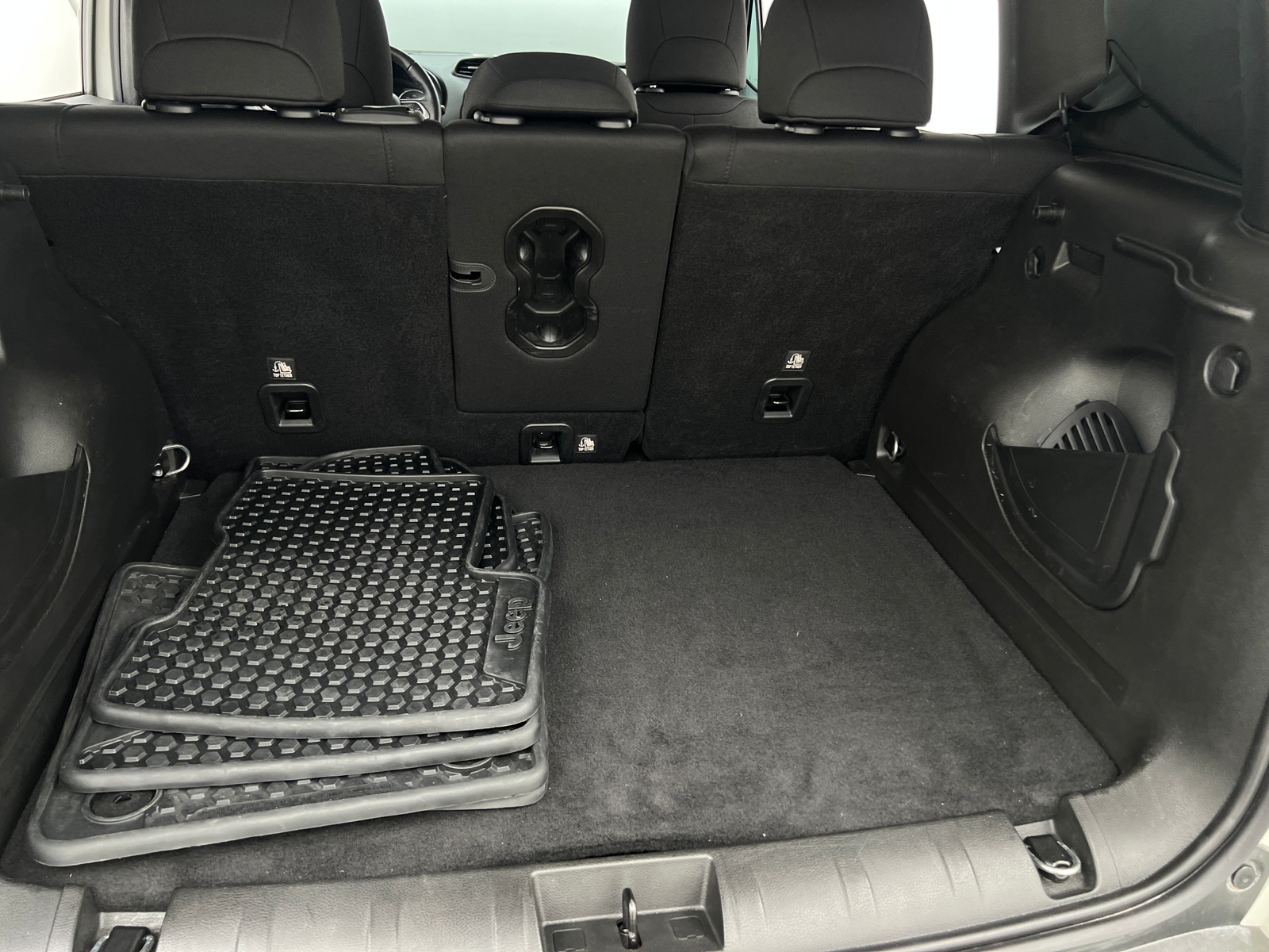 Thumbnail: 2021 Jeep Renegade - 7