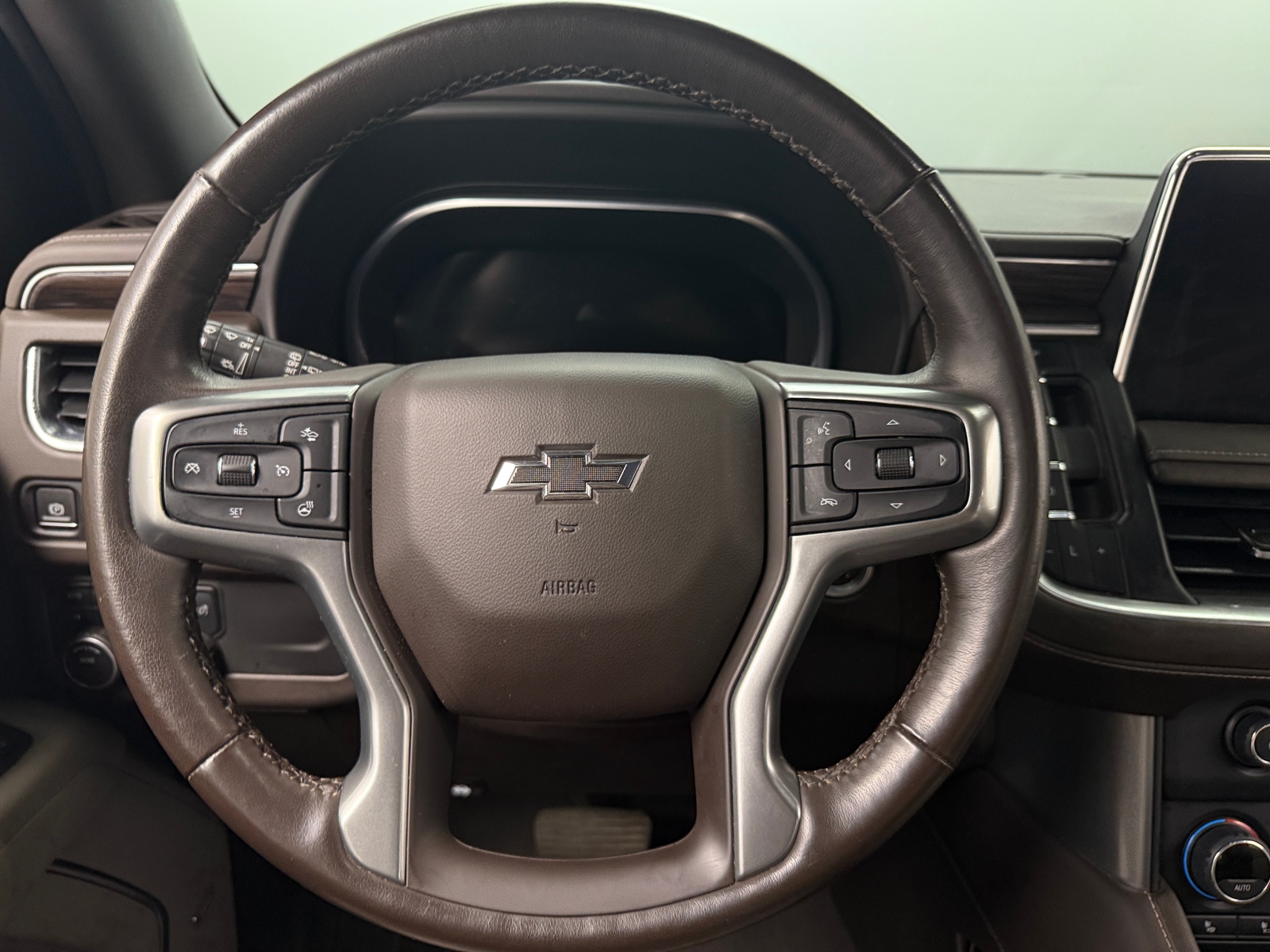 Thumbnail: 2022 Chevrolet Suburban - 4