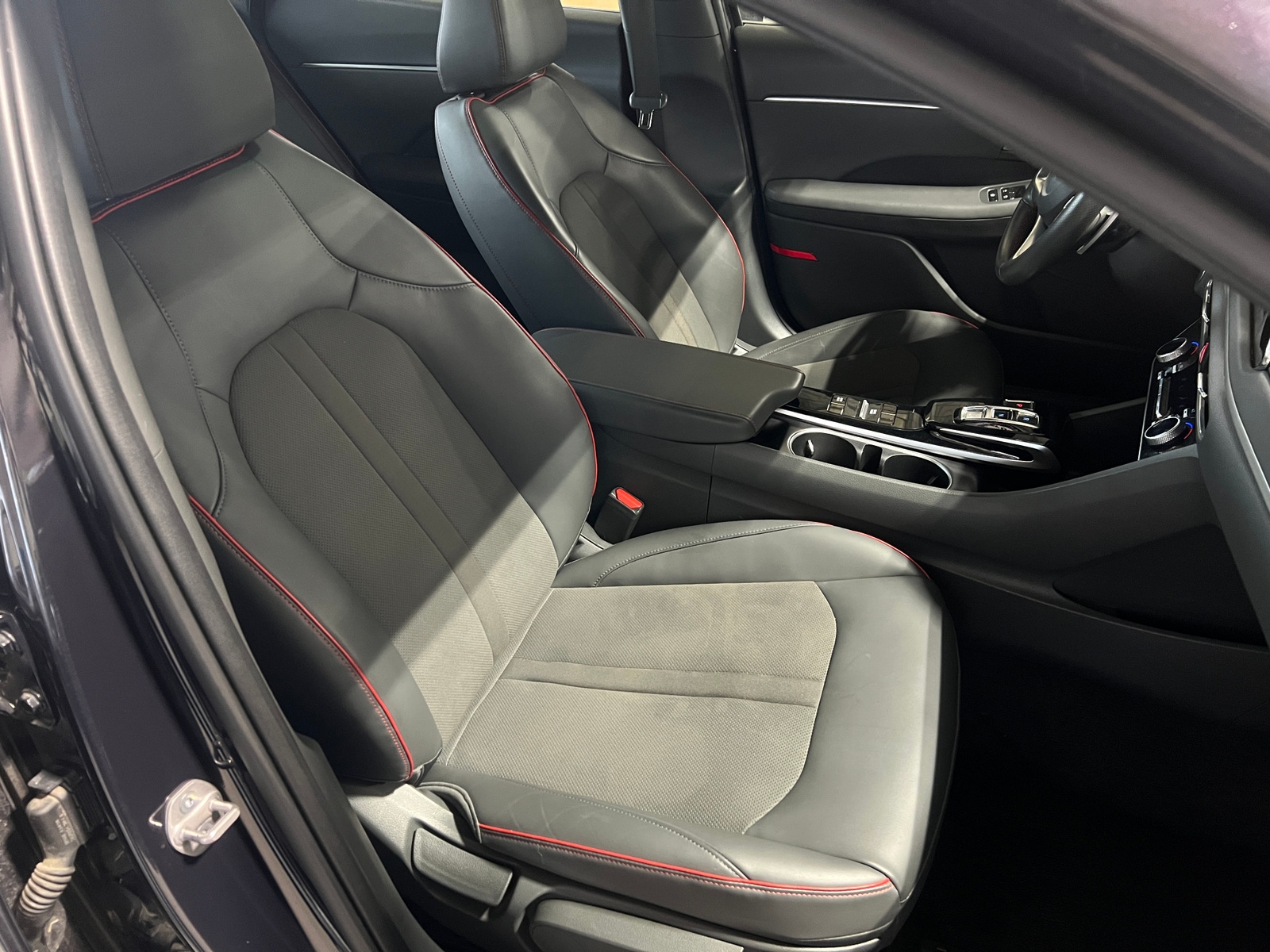 Thumbnail: 2023 Hyundai Sonata - 2