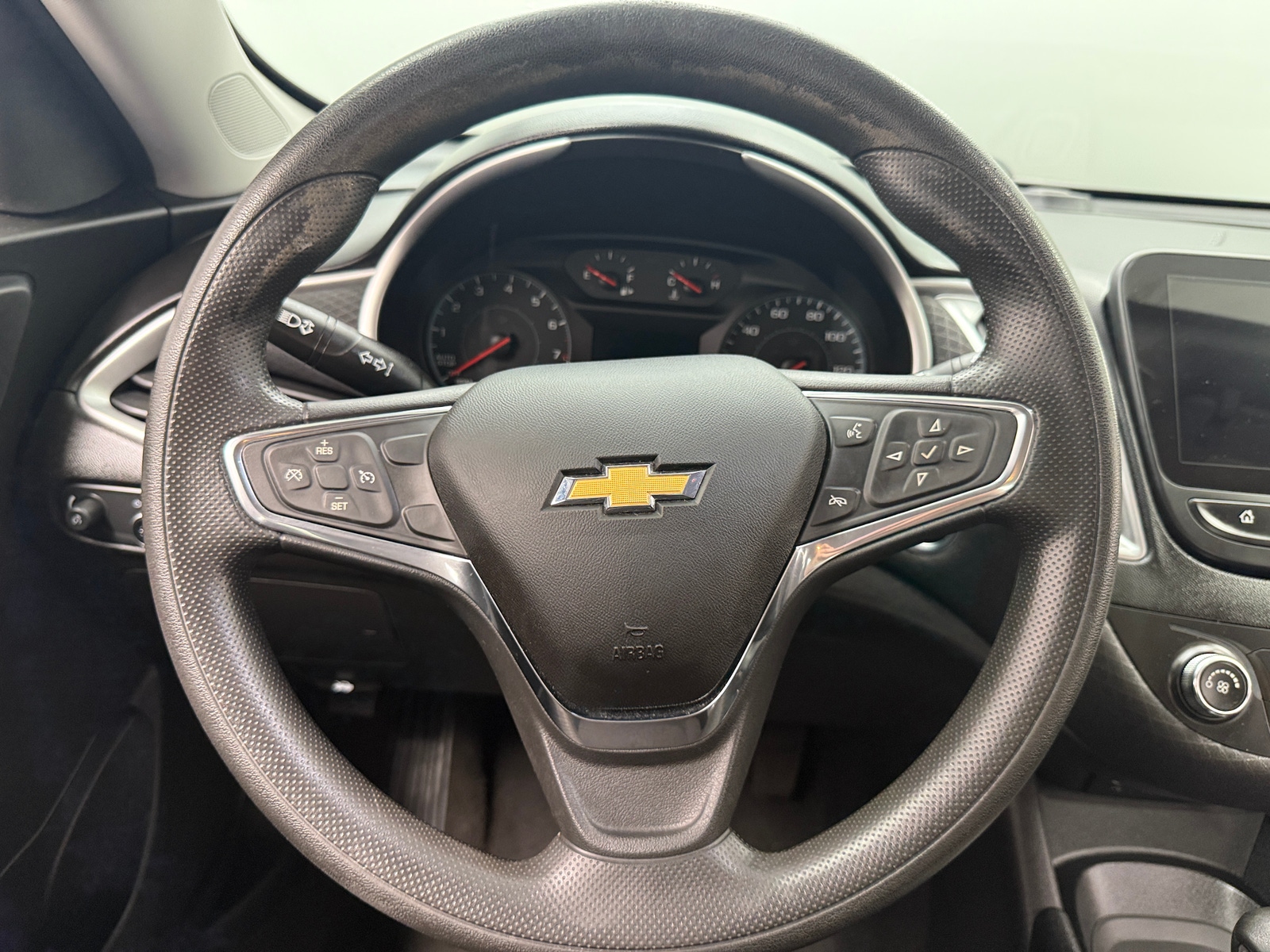 Thumbnail: 2021 Chevrolet Malibu - 5