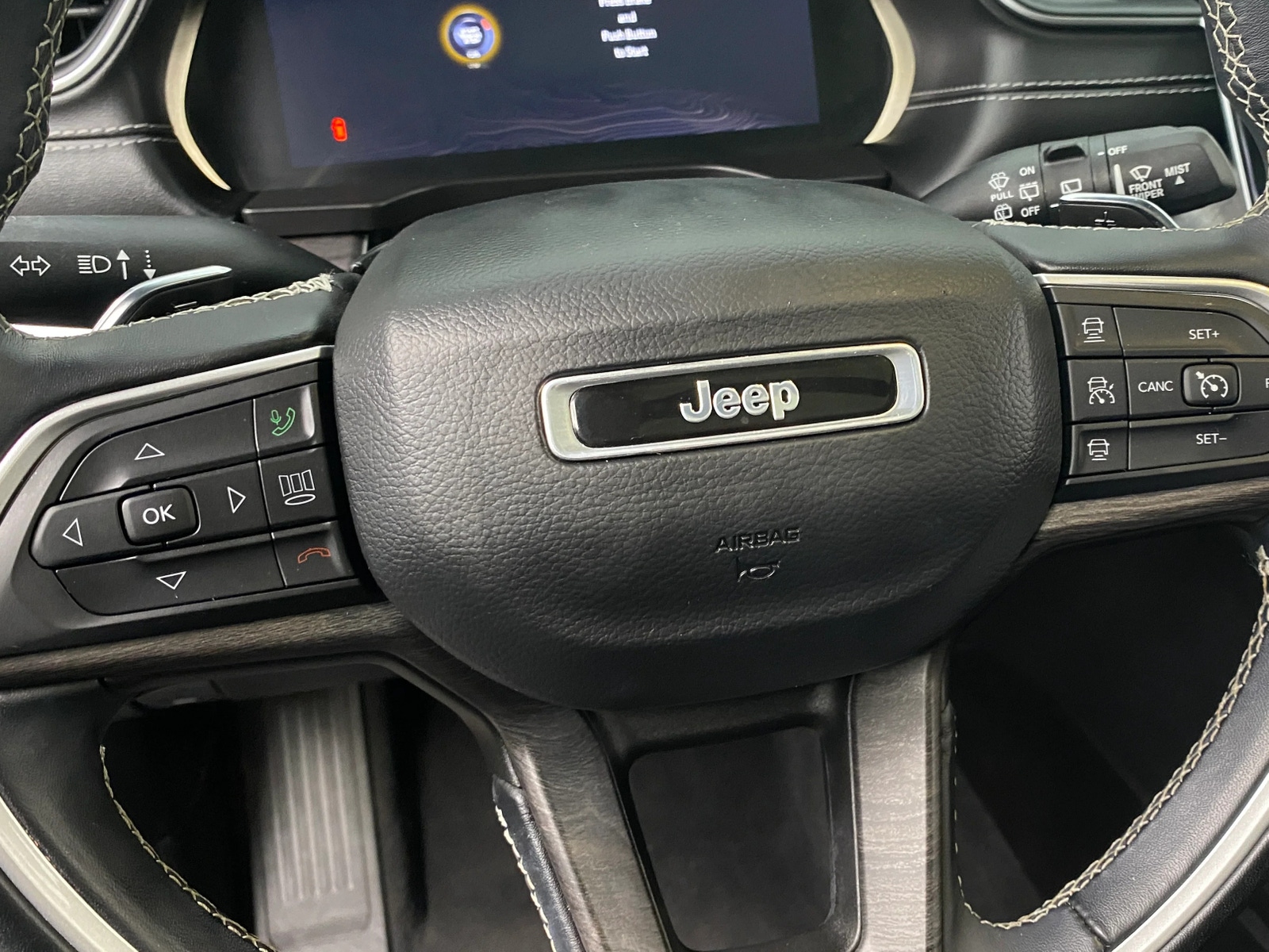 Thumbnail: 2022 Jeep Grand Cherokee L - 4