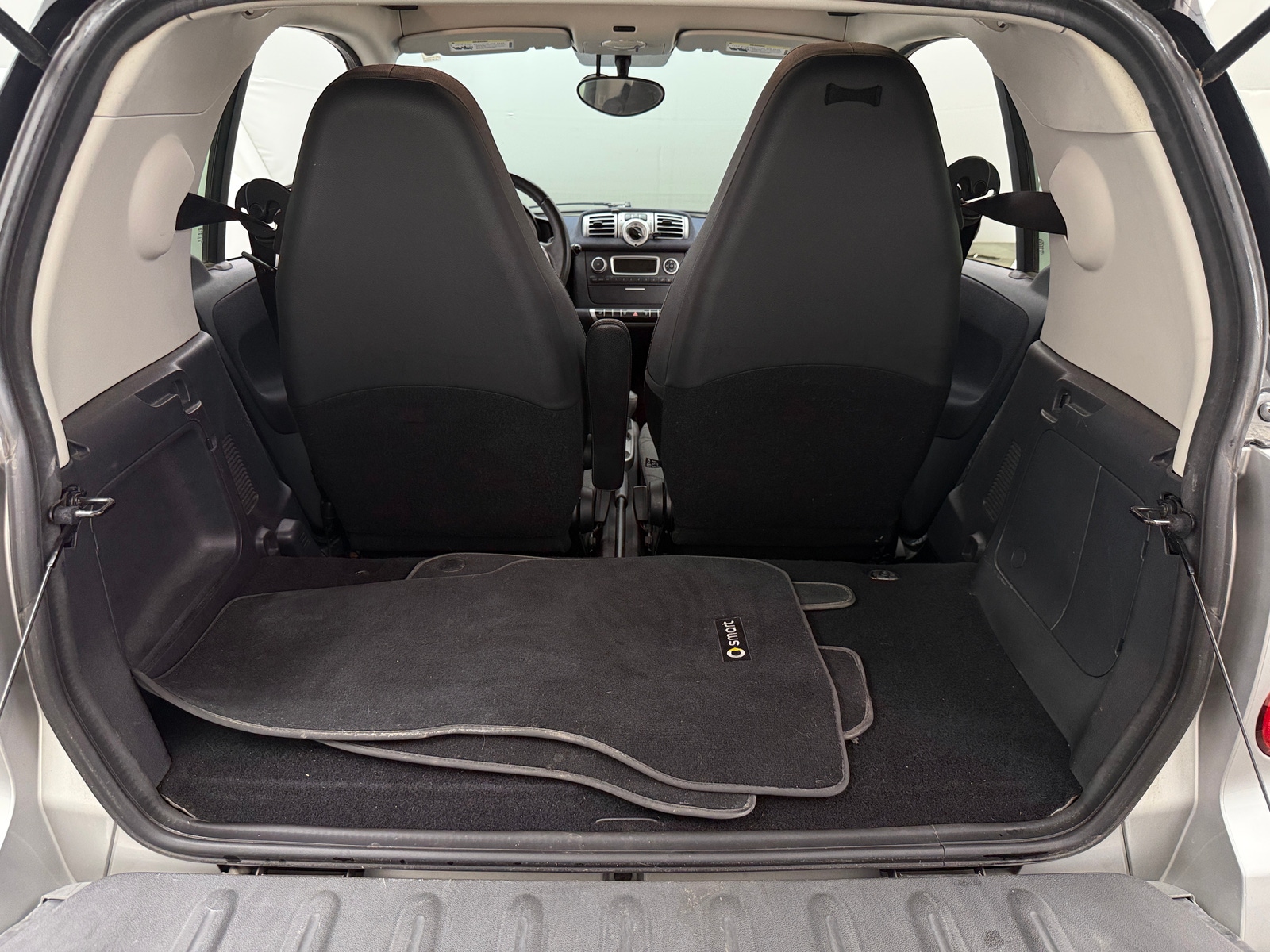 Thumbnail: 2015 smart fortwo - 6