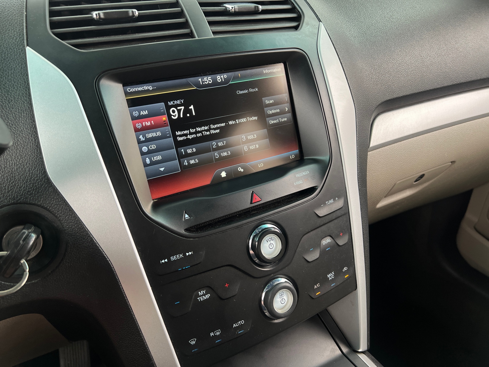 Thumbnail: 2015 Ford Explorer - 3