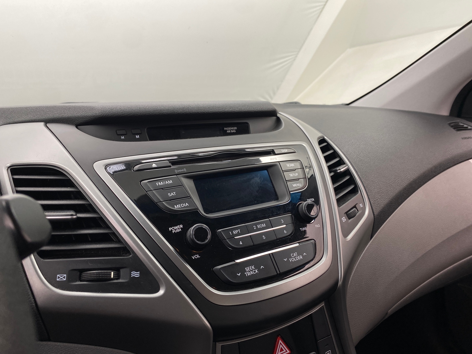 Thumbnail: 2015 Hyundai Elantra - 4